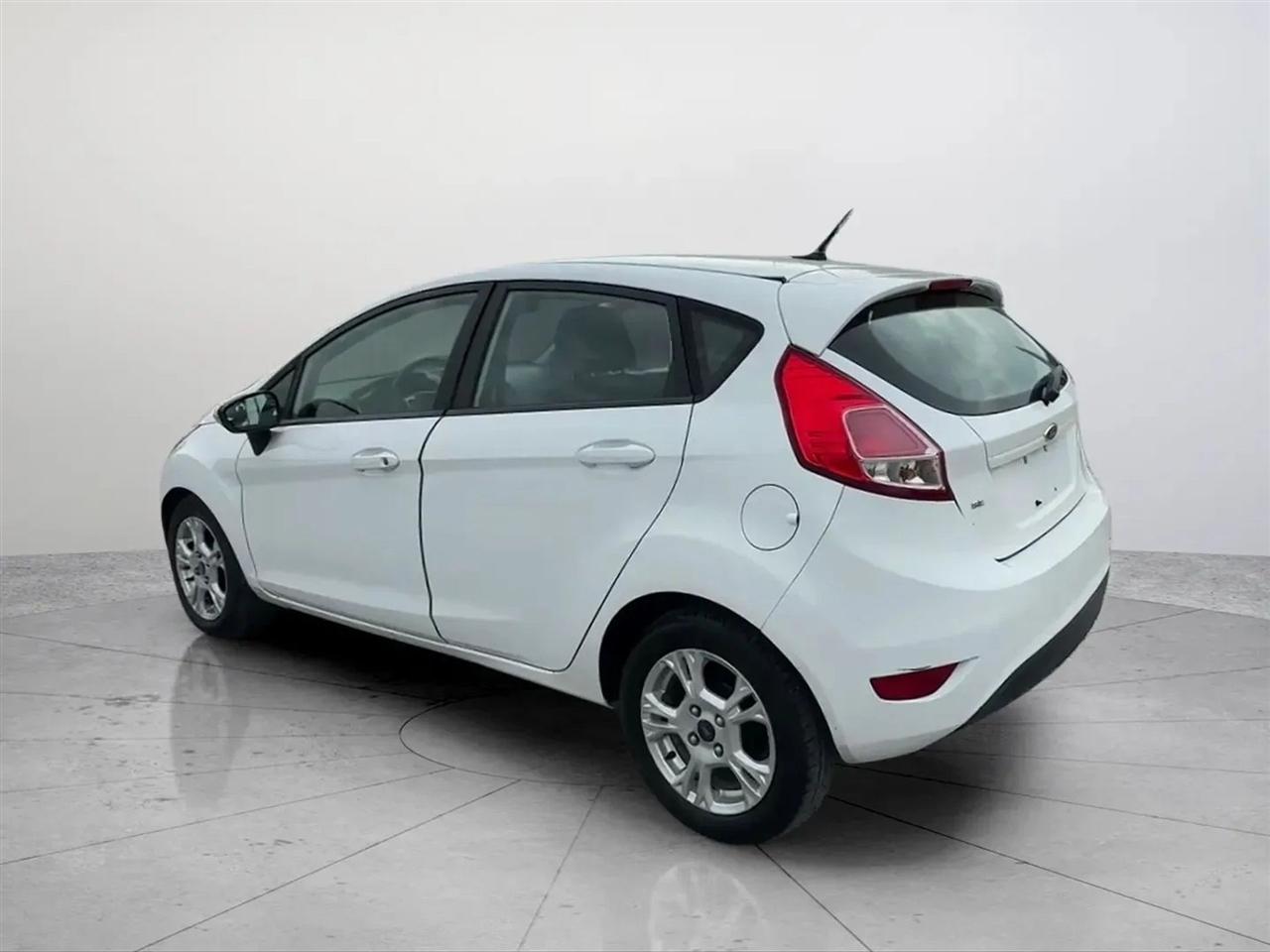 Ford Fiesta SE Hatchback 2015
