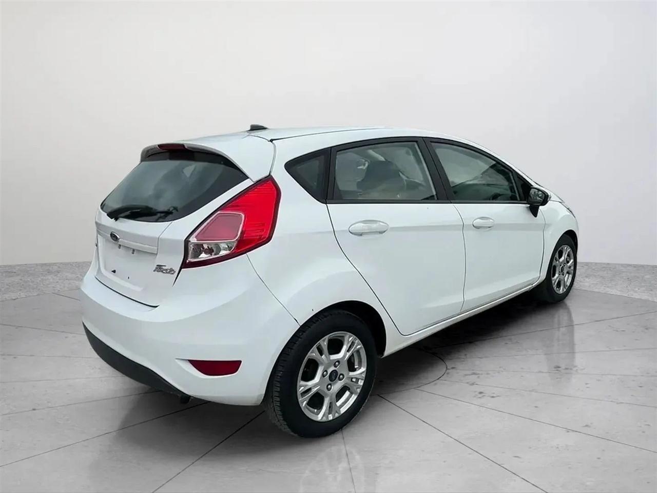Ford Fiesta SE Hatchback 2015