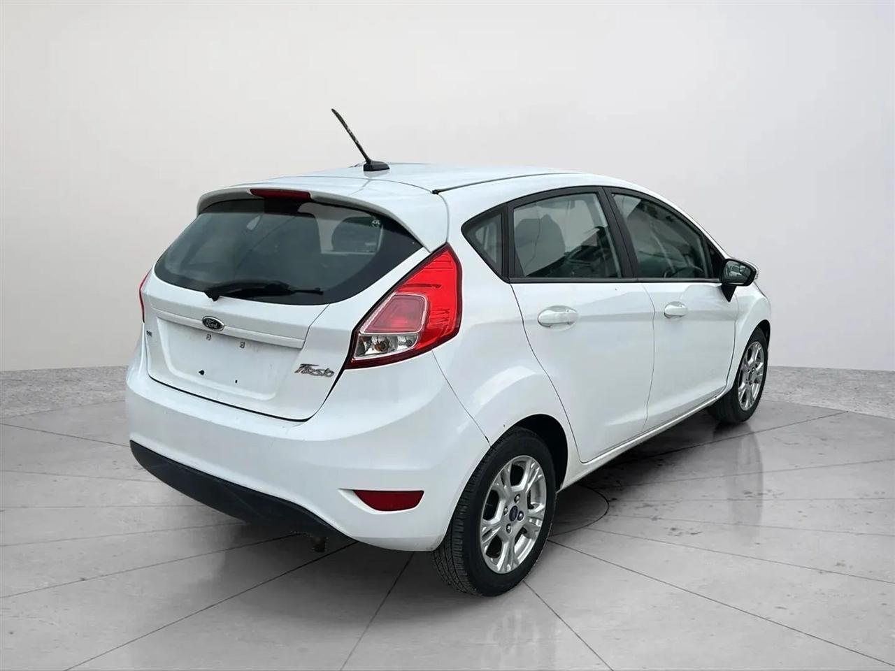 Ford Fiesta SE Hatchback 2015