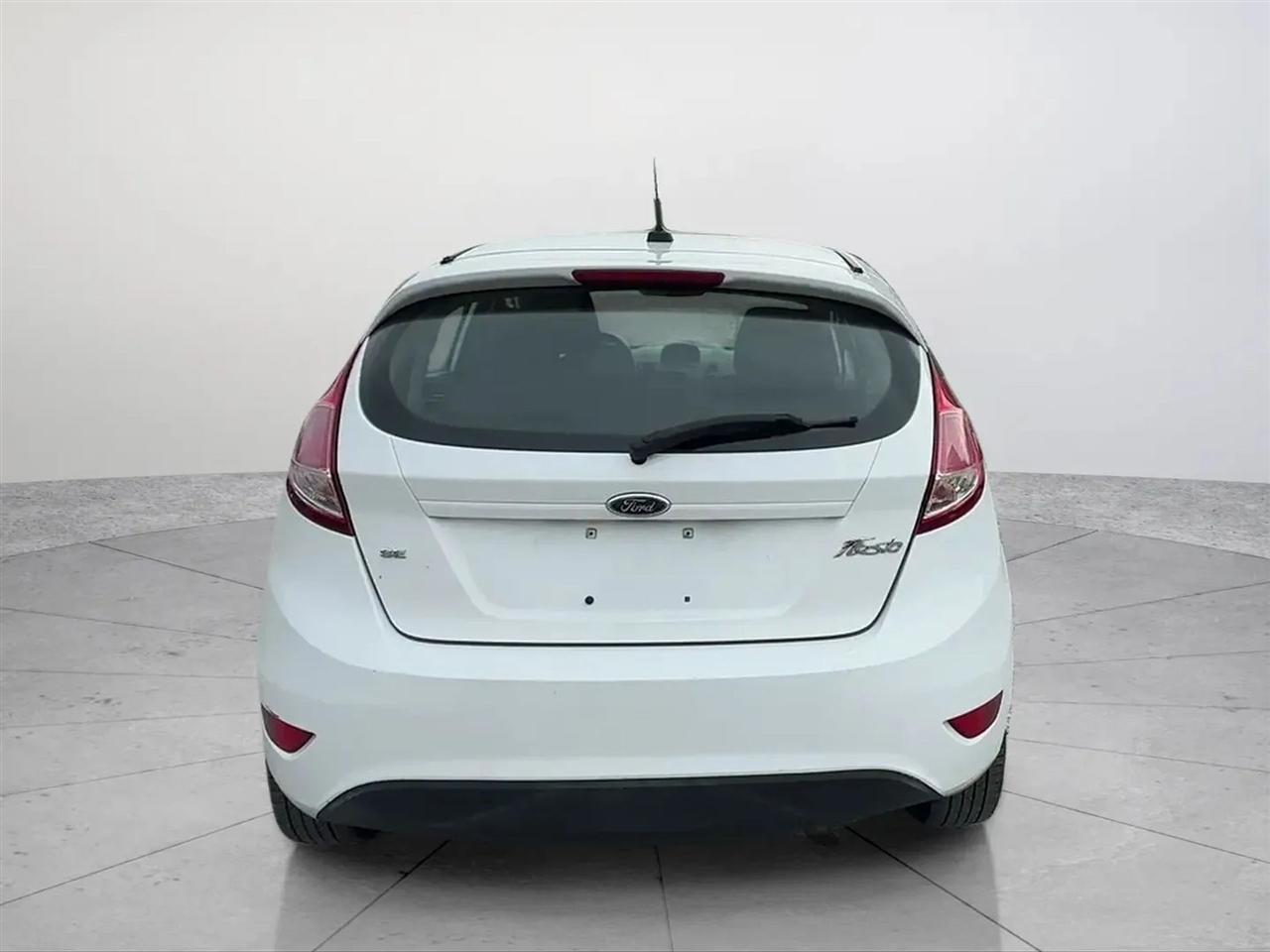 Ford Fiesta SE Hatchback 2015