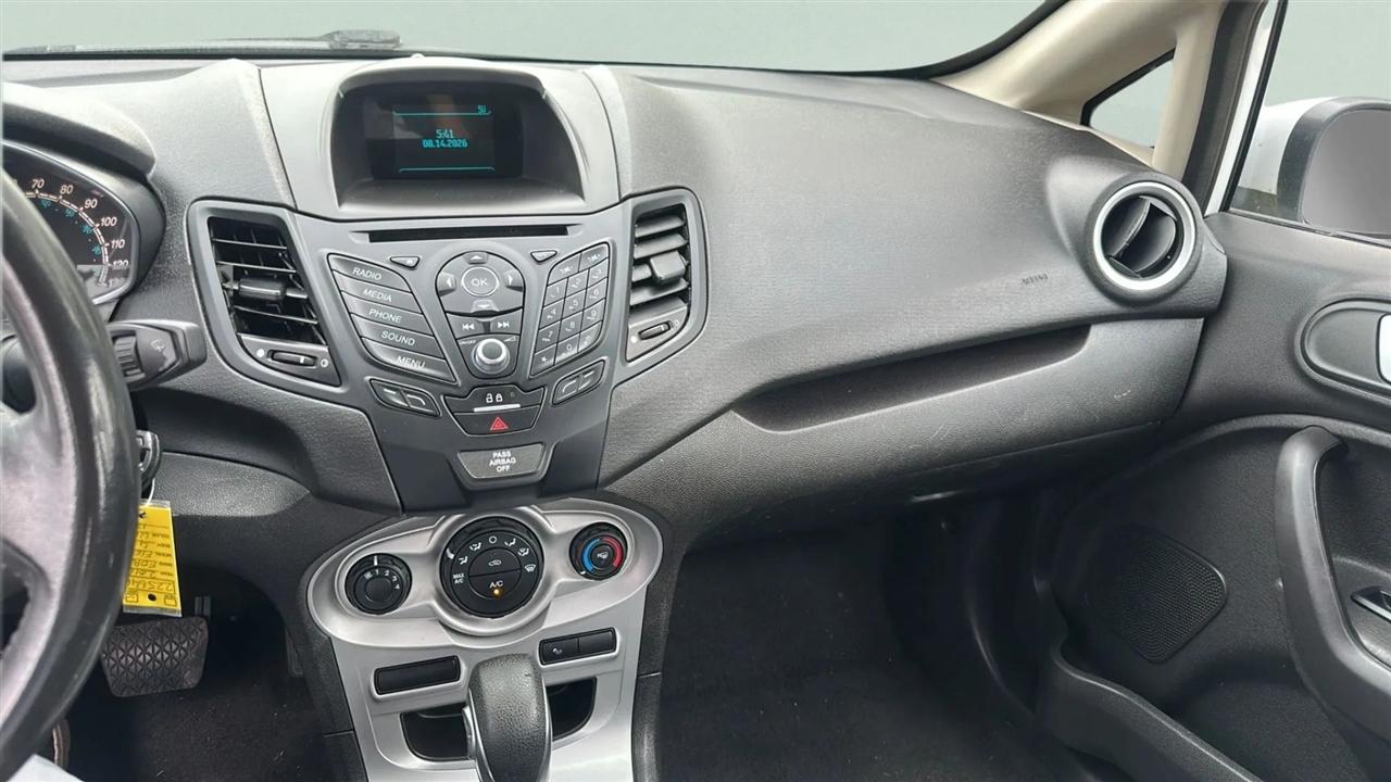 Ford Fiesta SE Hatchback 2015