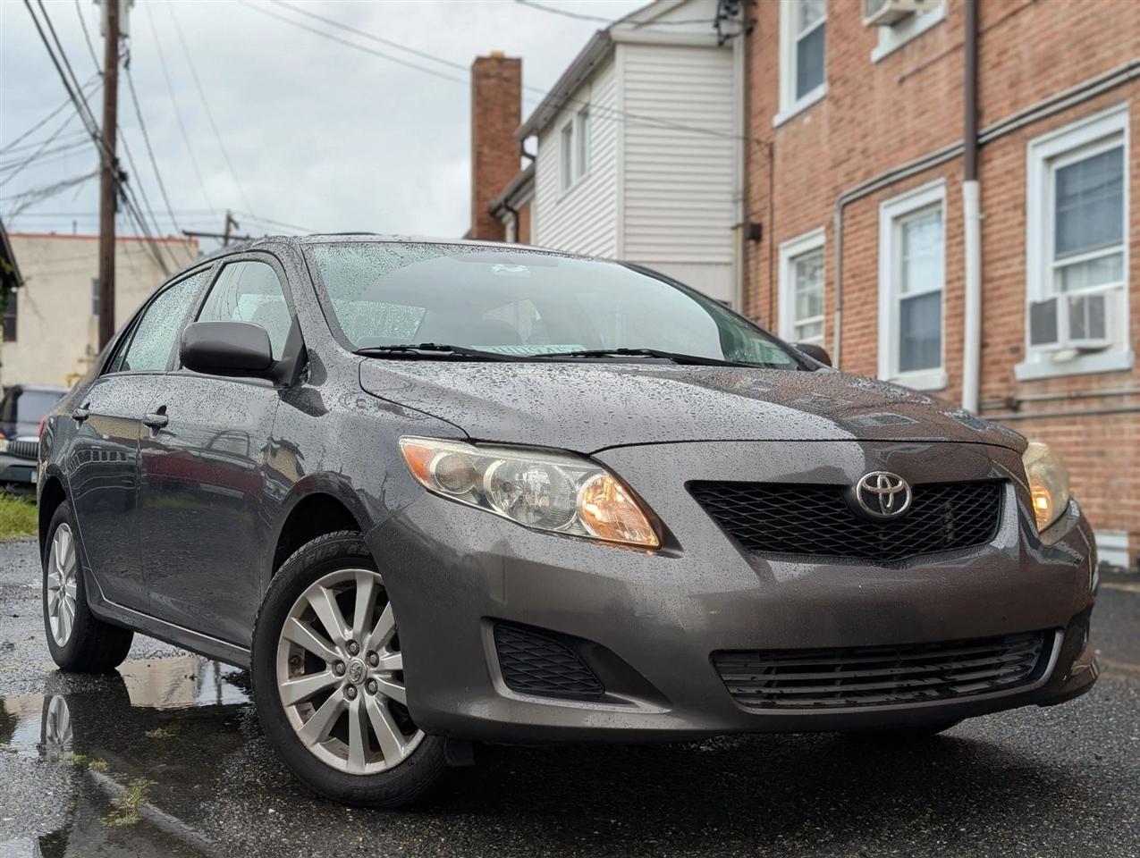Toyota Corolla XLE 4-Speed AT 2010