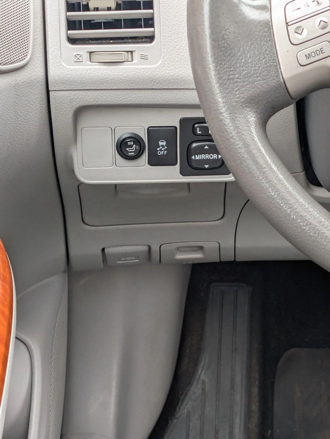 Toyota Corolla XLE 4-Speed AT 2010