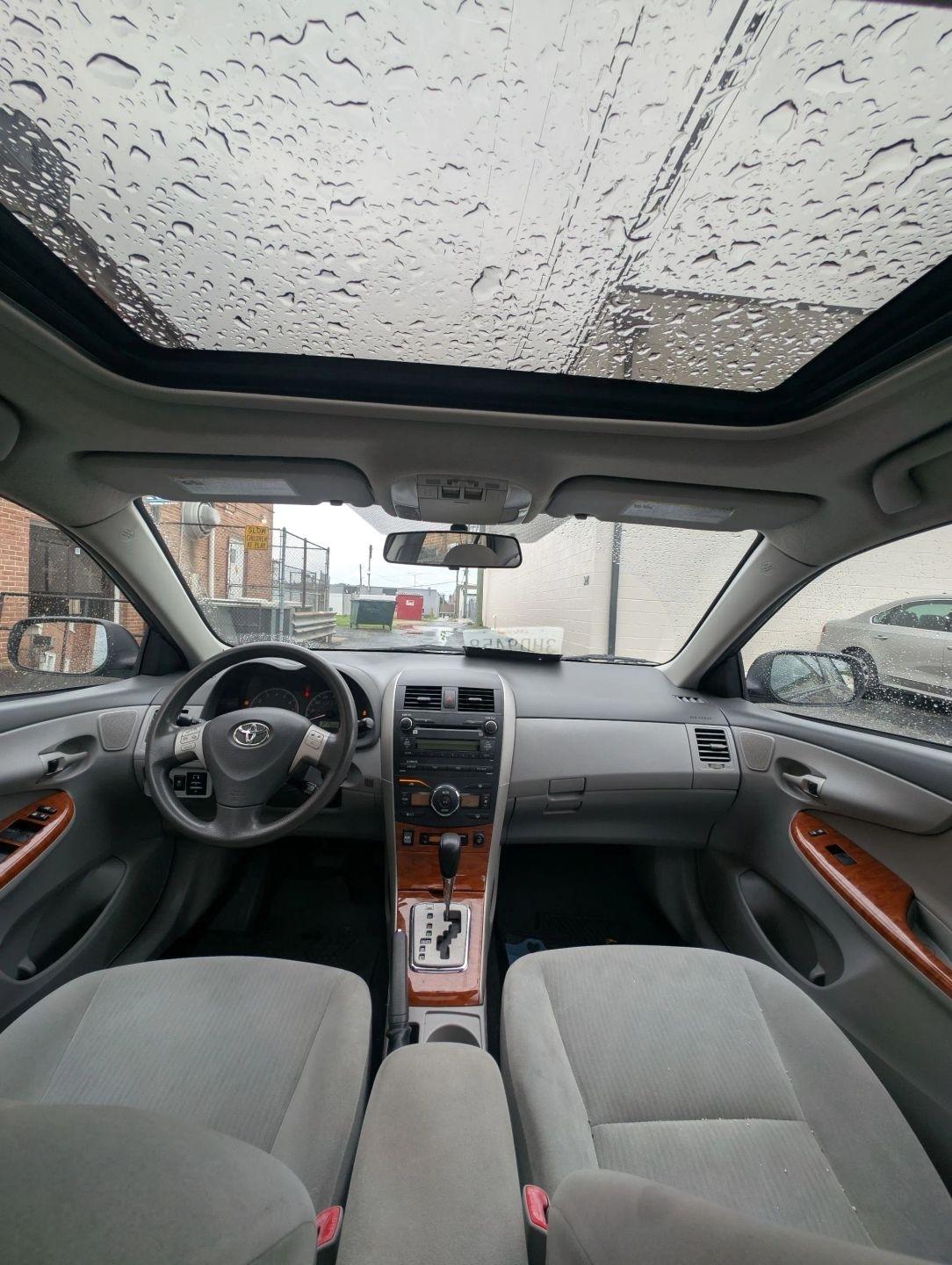Toyota Corolla XLE 4-Speed AT 2010