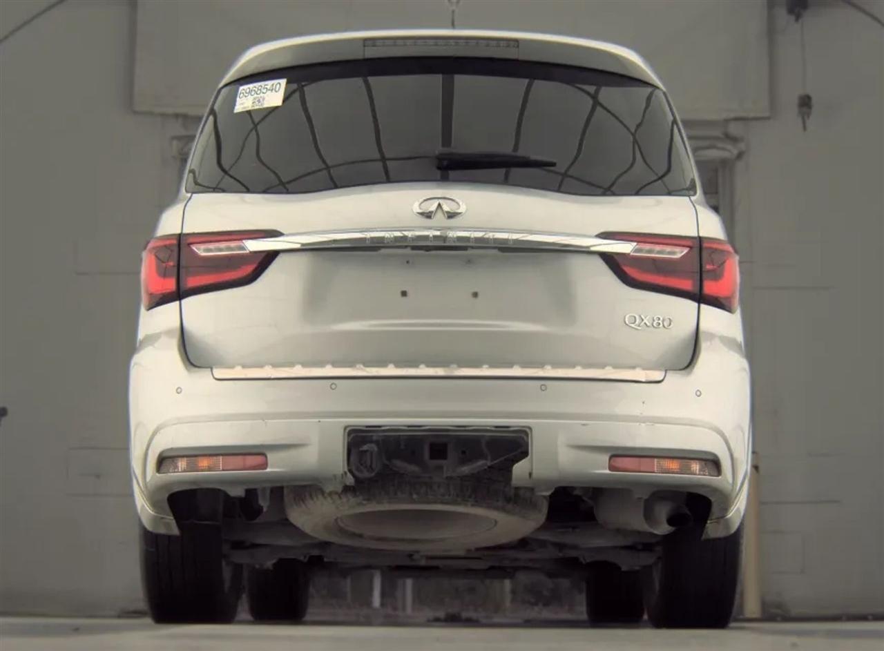 Infiniti QX80 LUXE 2021