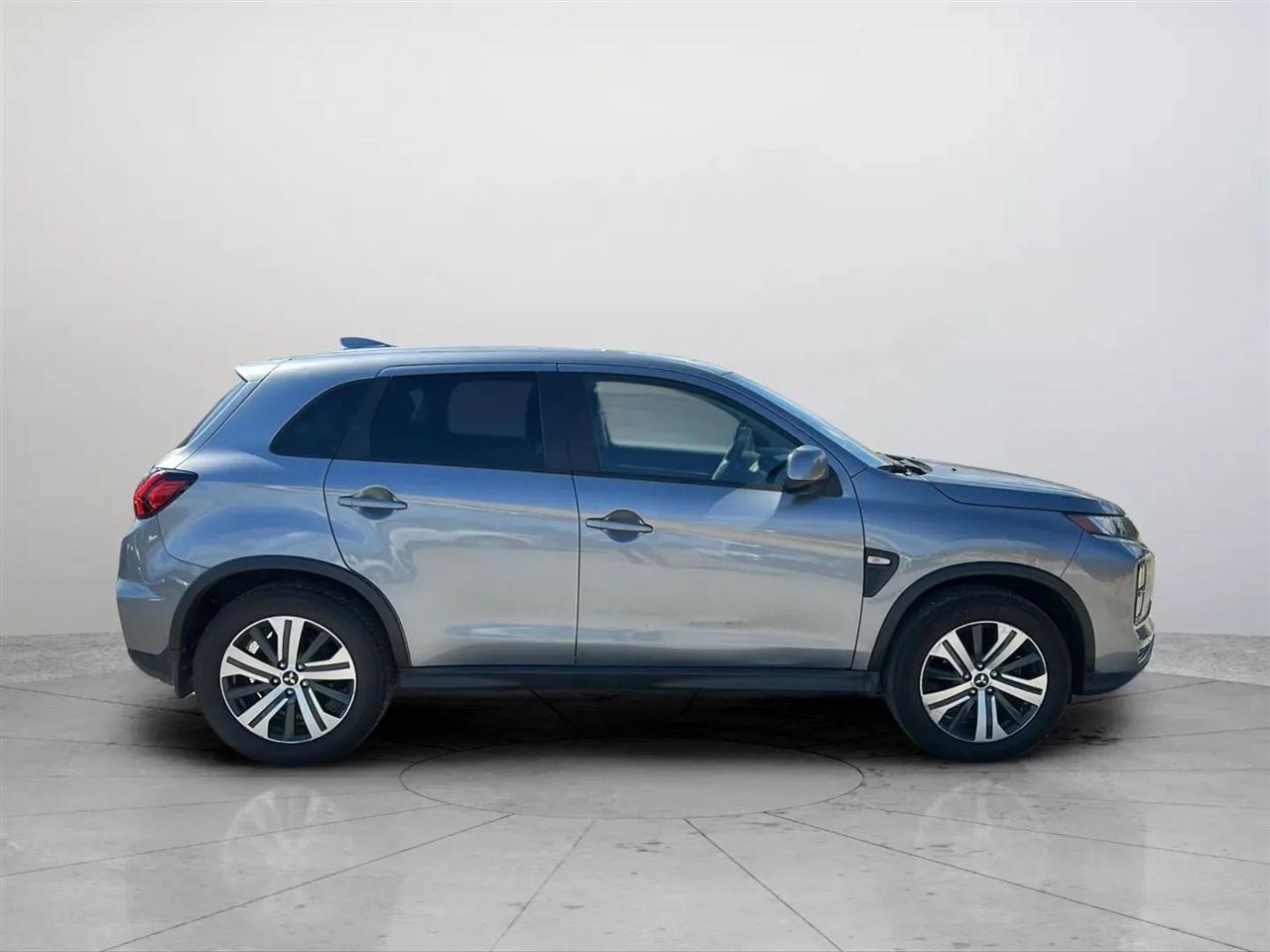 Mitsubishi Outlander Sport 2.0 ES CVT 2021