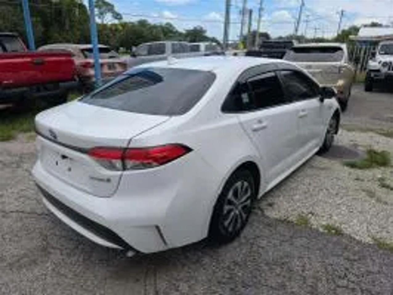 Toyota Corolla LE Hybrid 2021