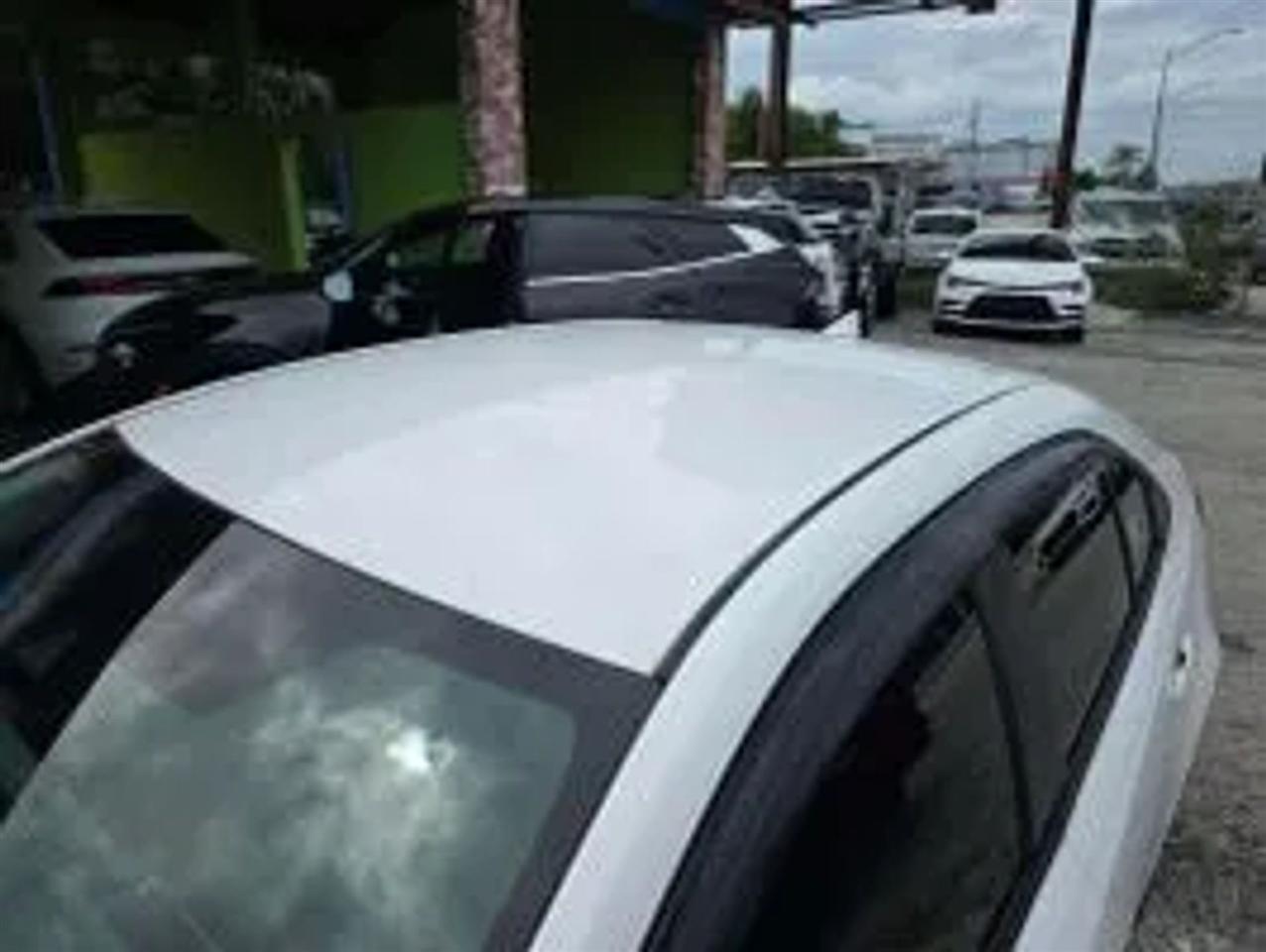 Toyota Corolla LE Hybrid 2021