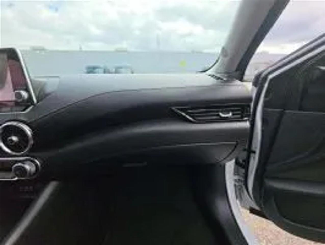 Nissan Sentra SV 2025