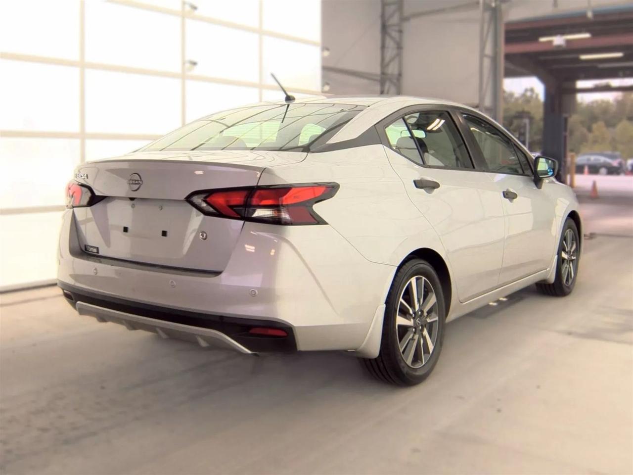 Nissan Versa S CVT 2023