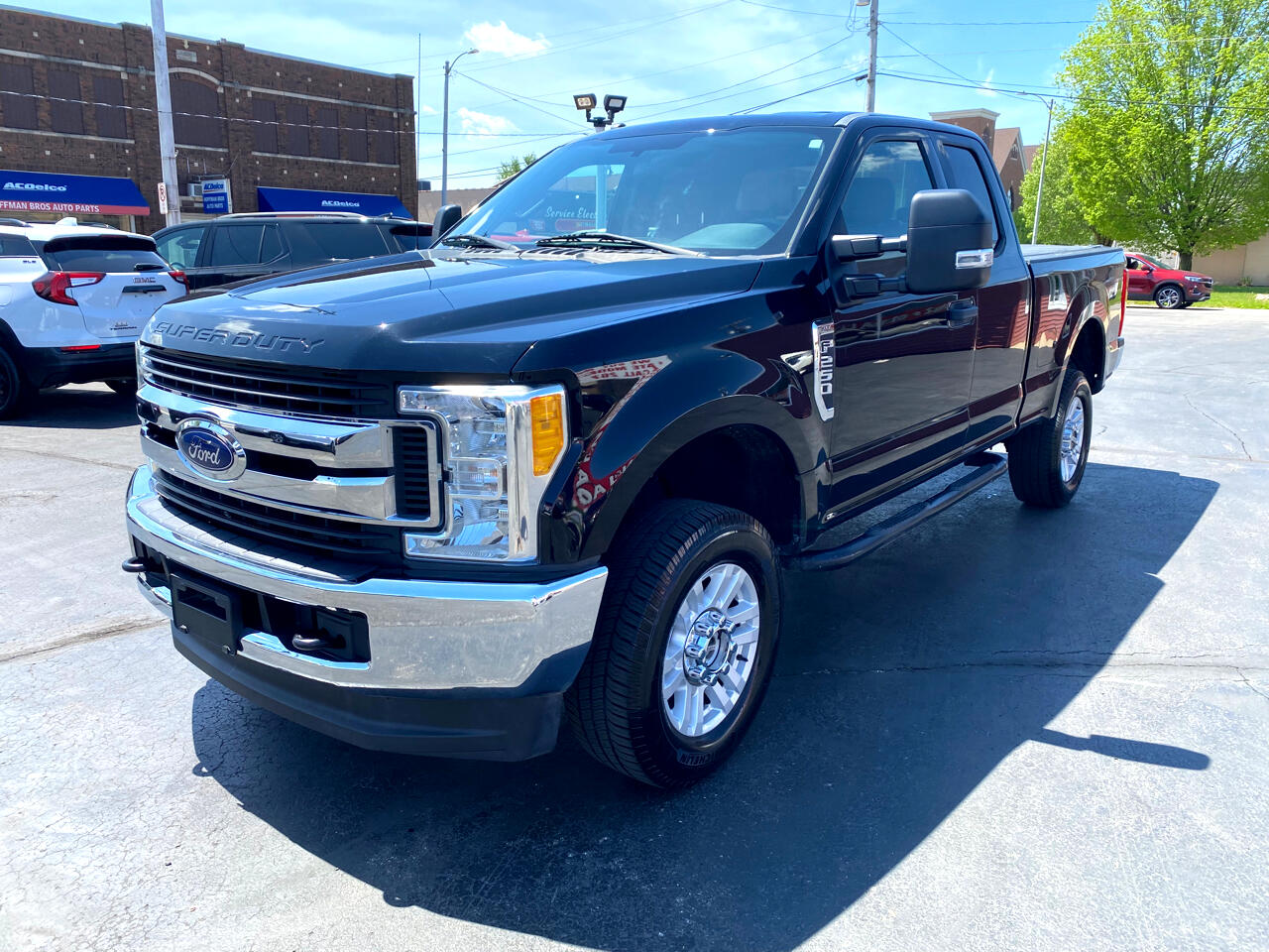 2017 Ford F-250 SD XLT SuperCab Long Bed 4WD
