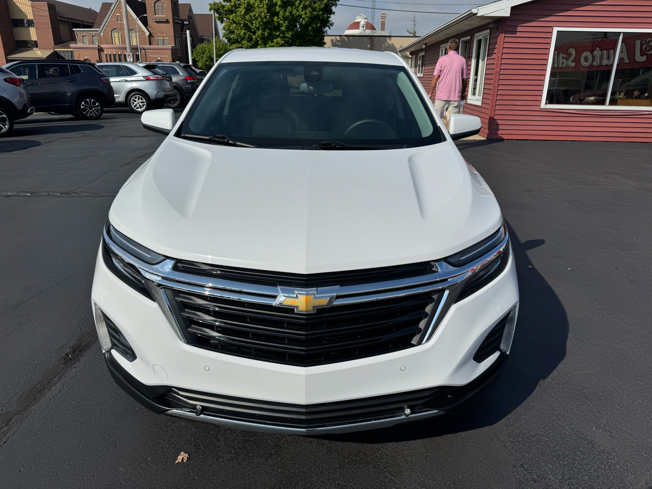 2023 Chevrolet Equinox LT photo 2