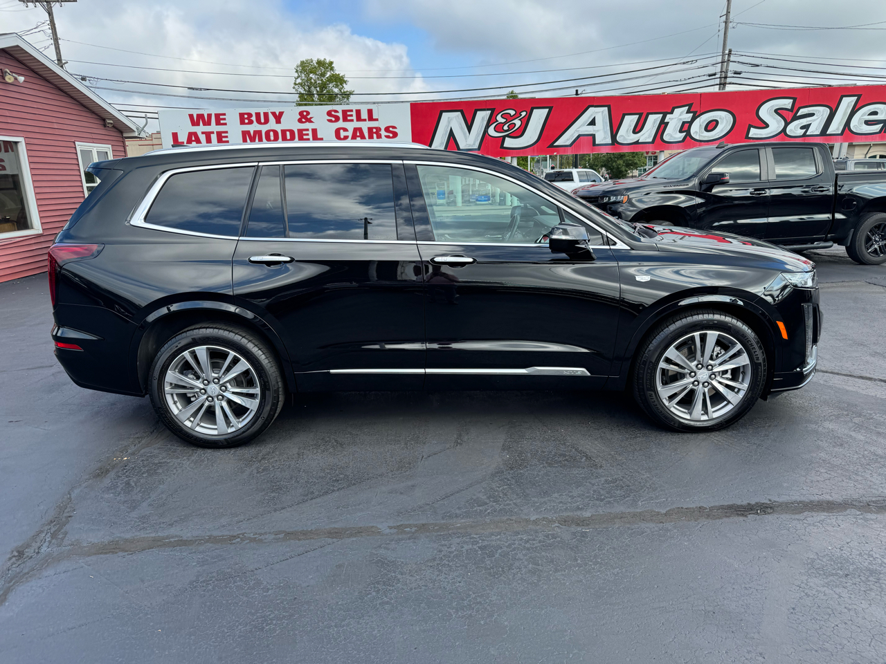2025 Cadillac XT6 Premium Luxury photo 4