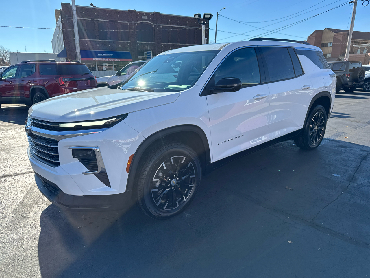2025 Chevrolet Traverse LT