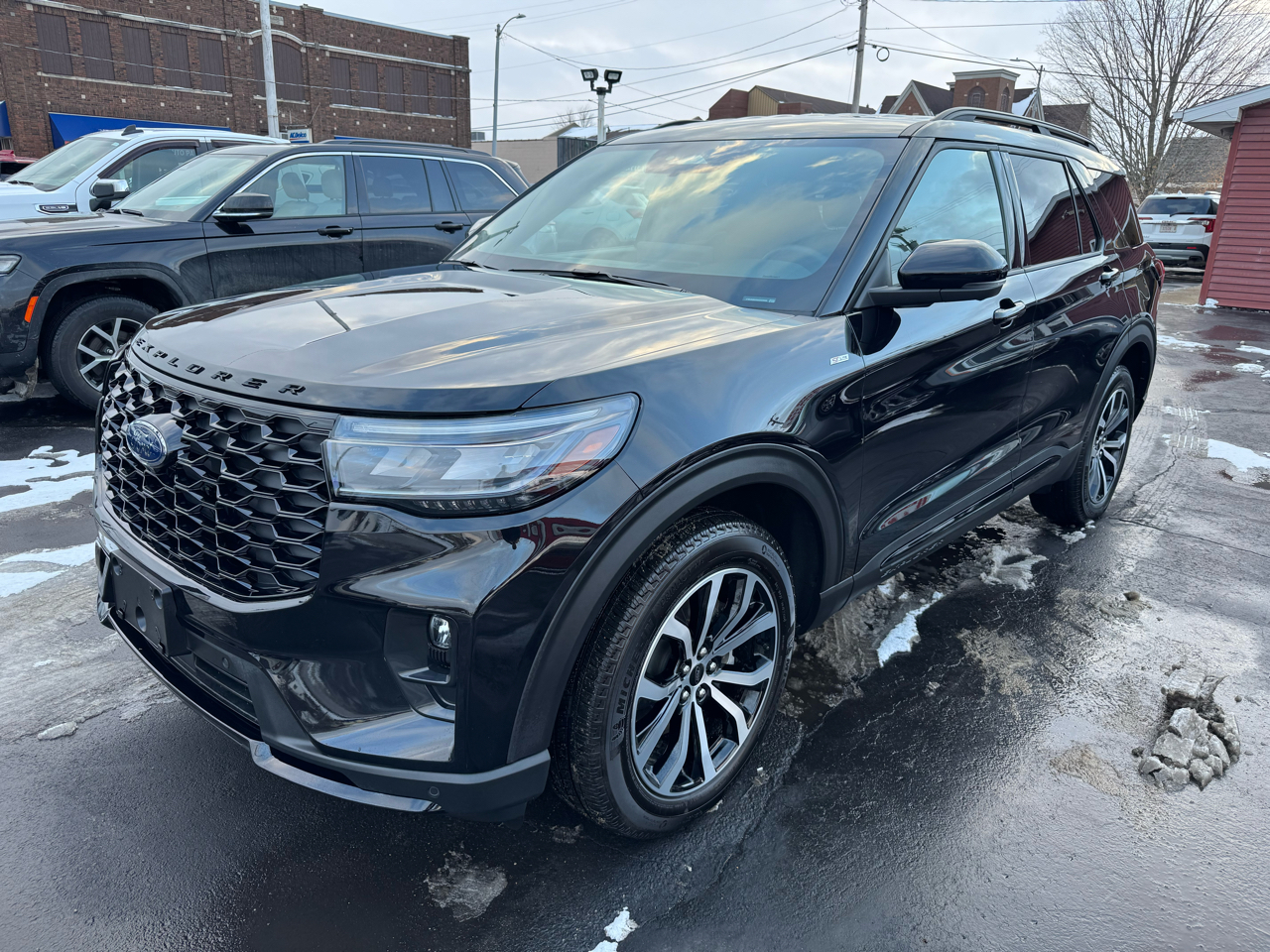 2025 Ford Explorer ST-Line AWD