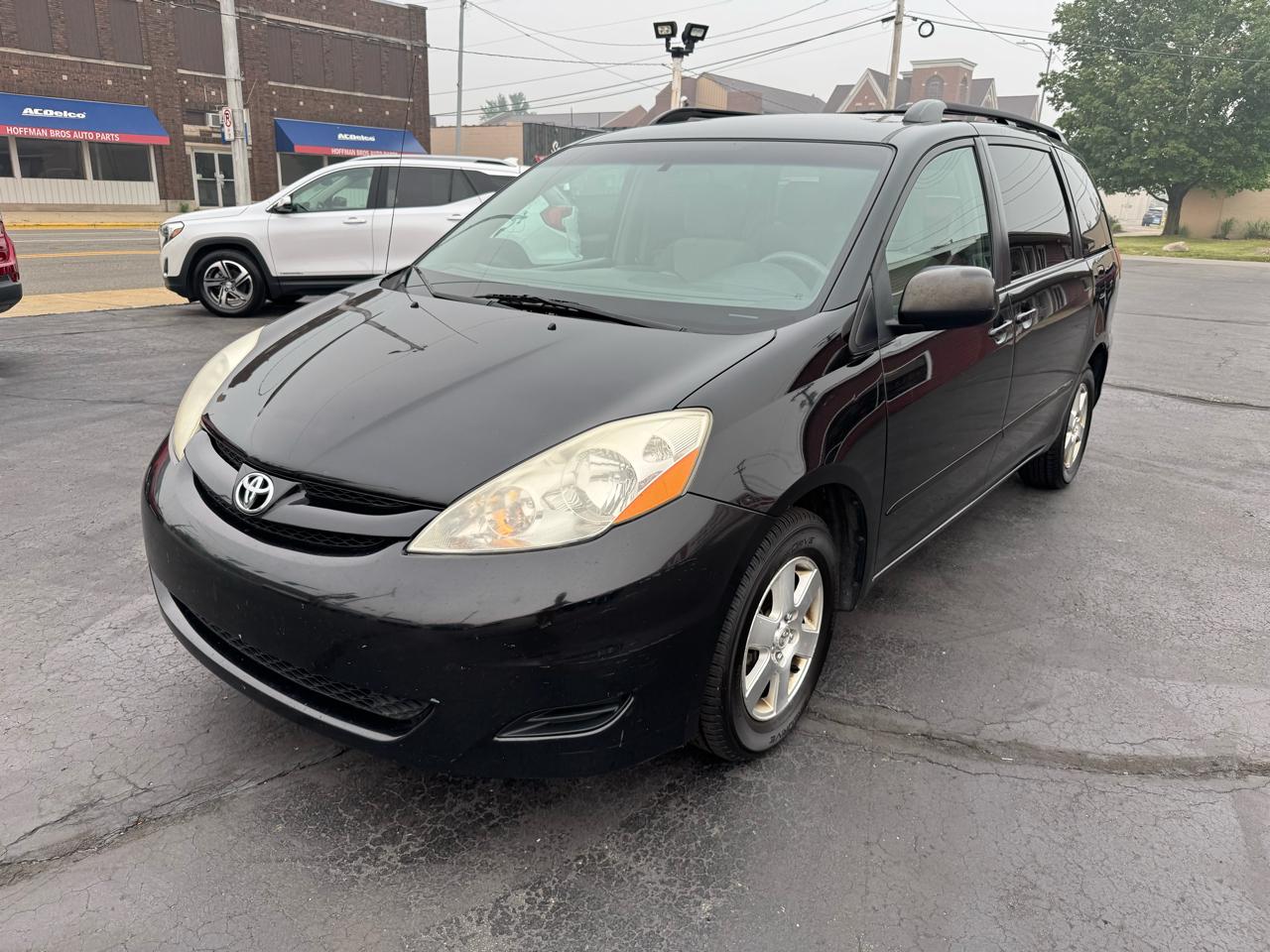 2010 Toyota Sienna 5dr 7-Pass Van CE FWD (Natl)