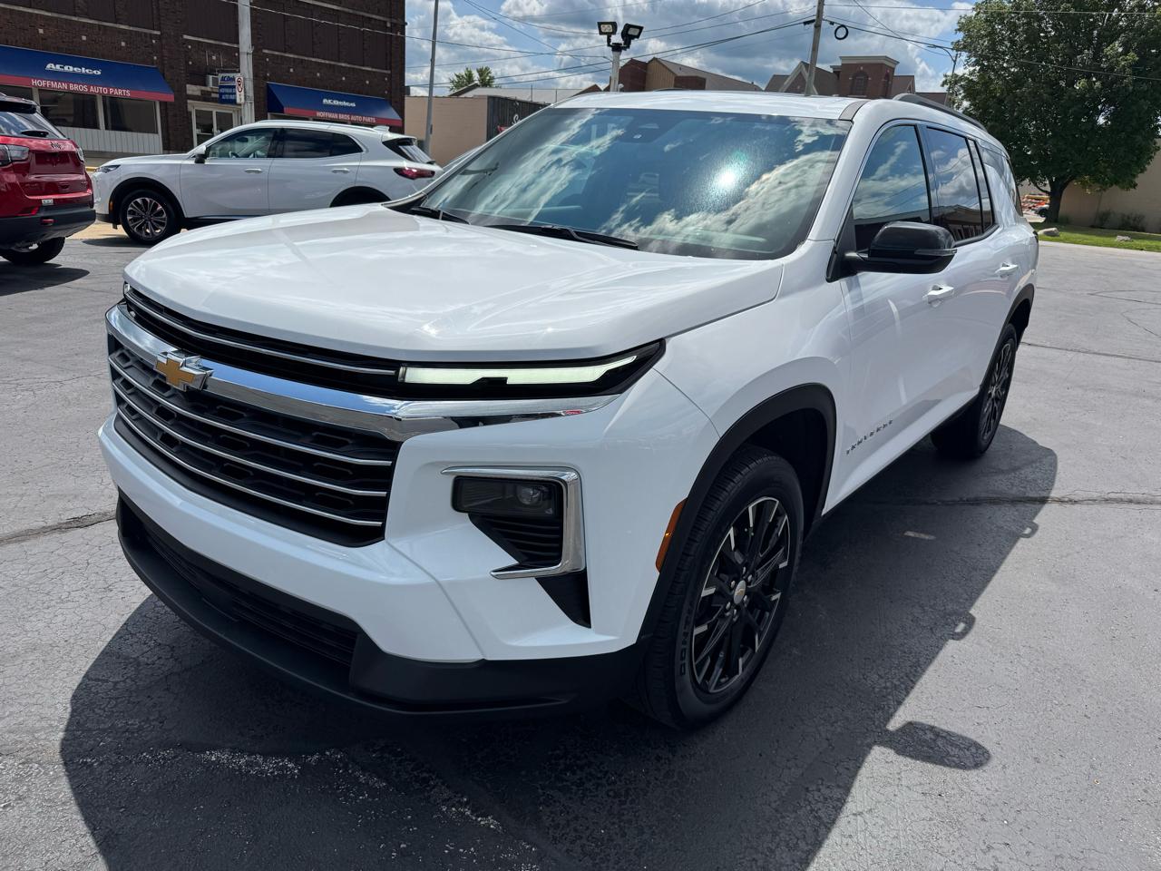 2025 Chevrolet Traverse AWD 4dr LT