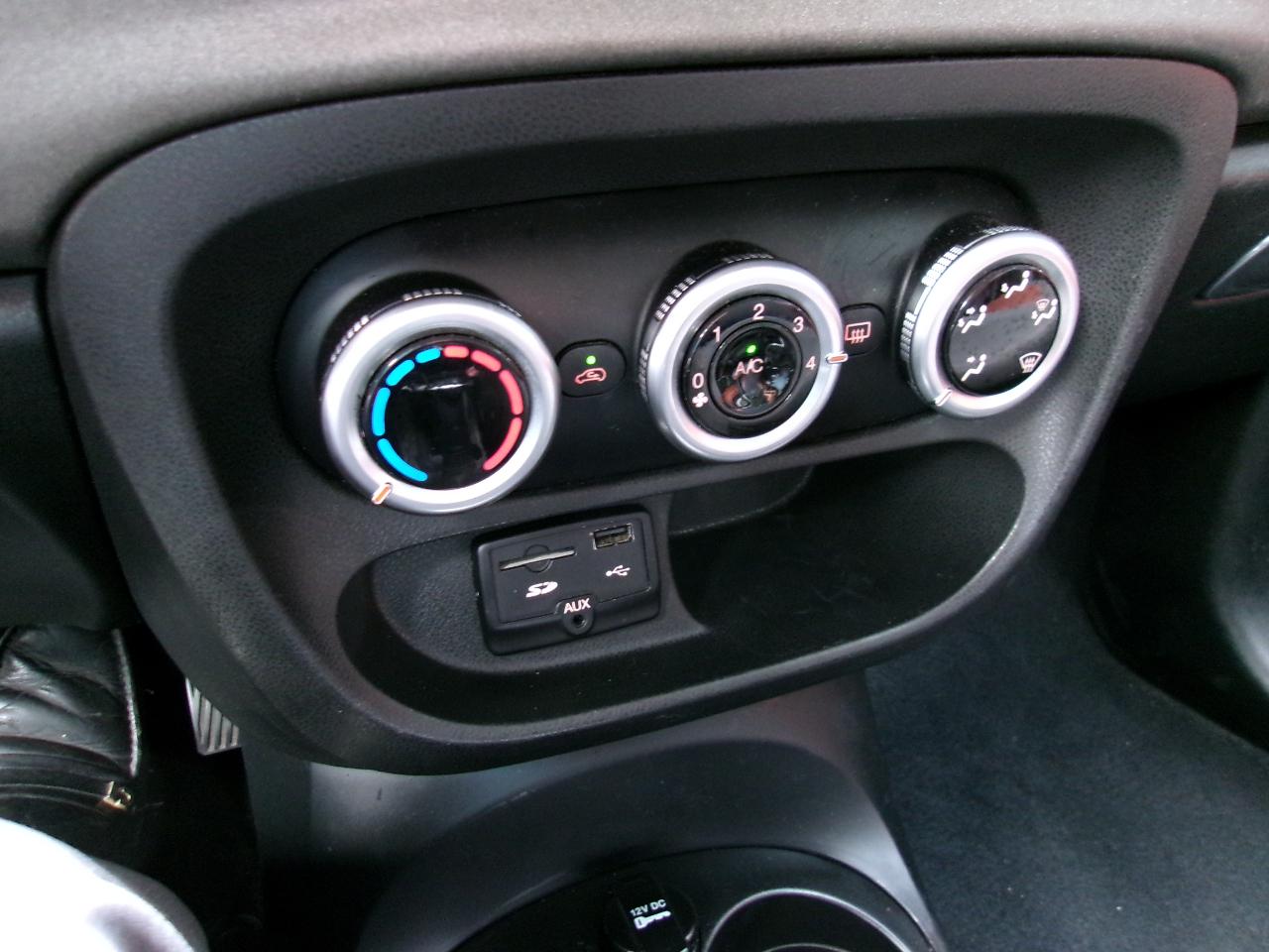 2014 FIAT 500L Trekking - Photo 68
