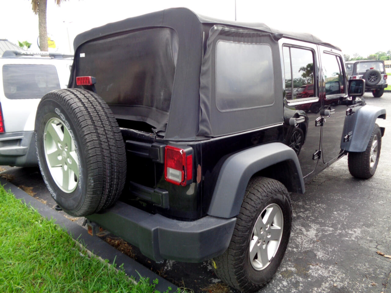 Jeep Wrangler Unlimited Sport 4WD 2014 Jeep Wrangler Unlimited Sport 4WD 2014