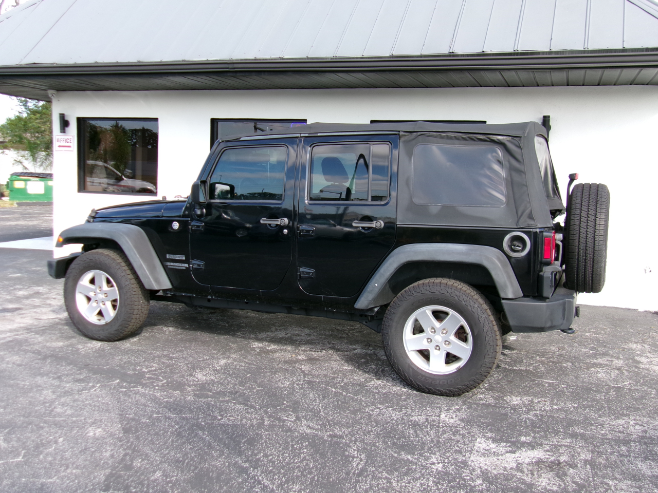 Jeep Wrangler Unlimited Sport 4WD 2014 Jeep Wrangler Unlimited Sport 4WD 2014