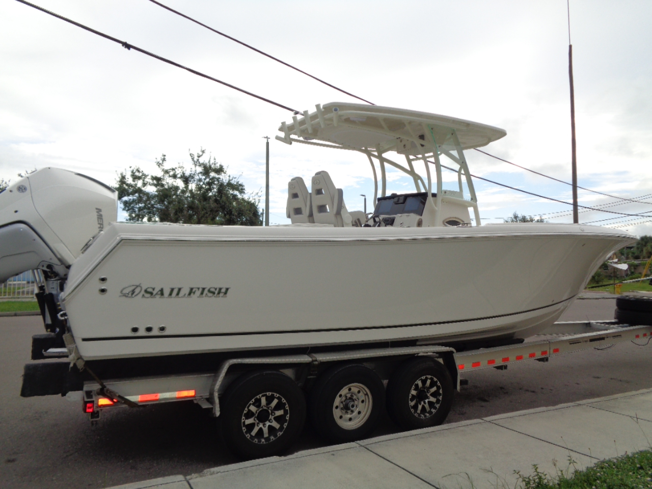 Sailfish  290 Center Console  2026 Sailfish  290 Center Console  2026