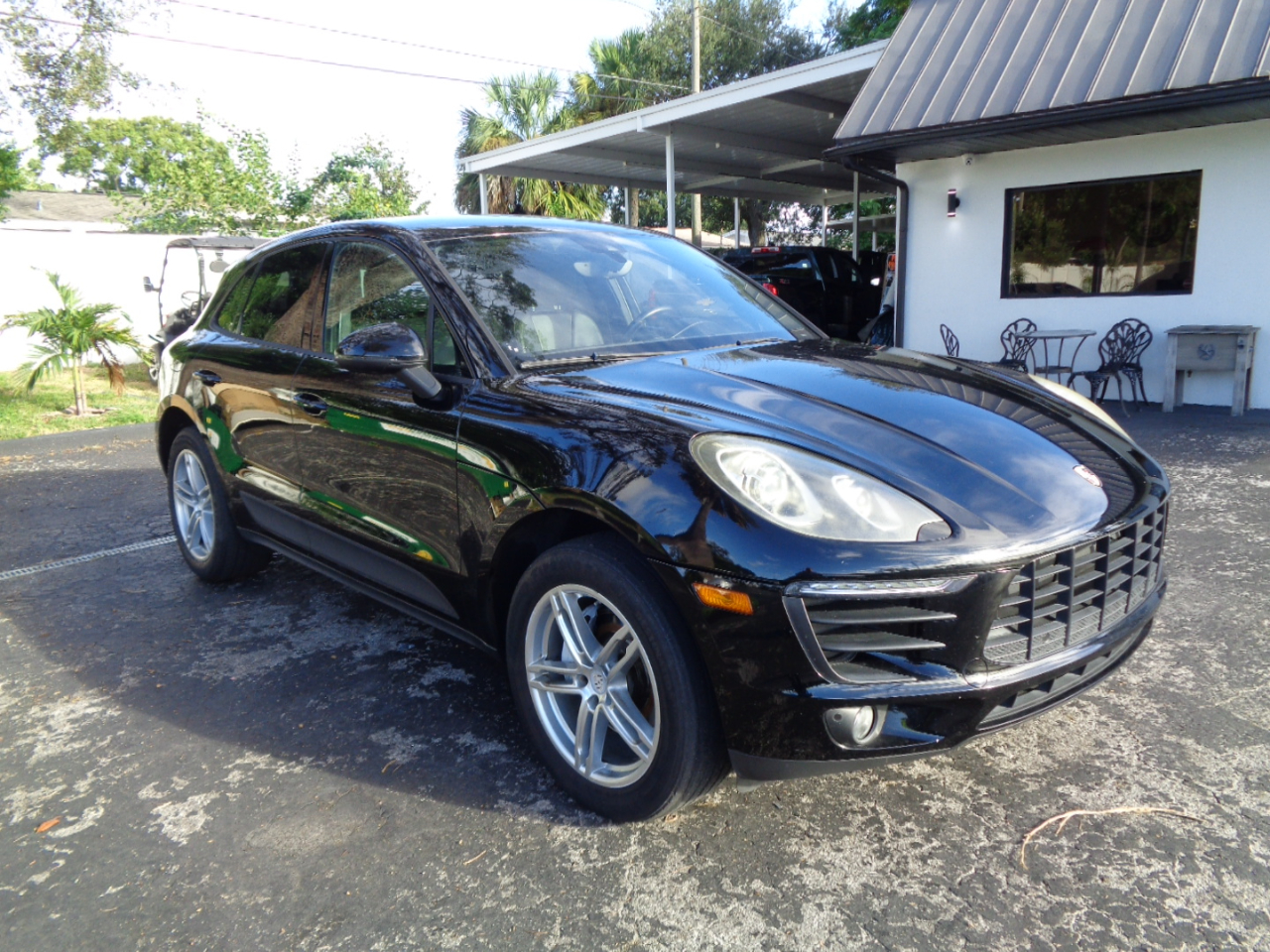 2017 Porsche Macan Base photo 7
