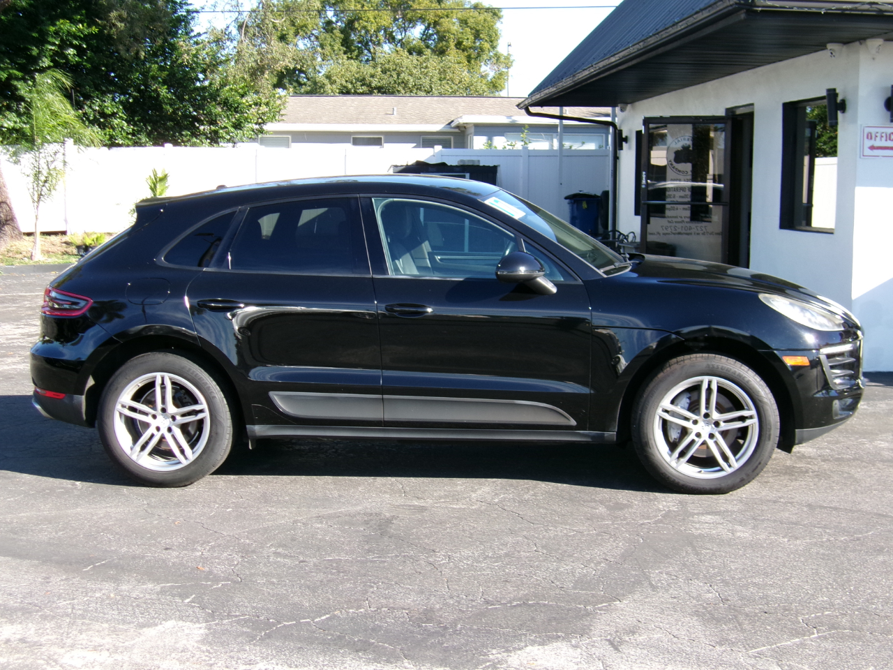 Porsche Macan Base 4D SAV 2017