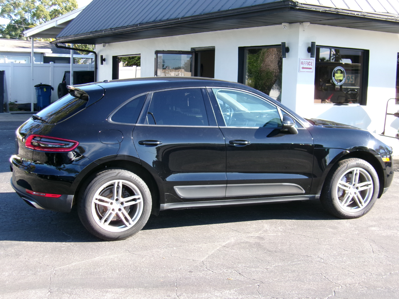 Porsche Macan Base 4D SAV 2017