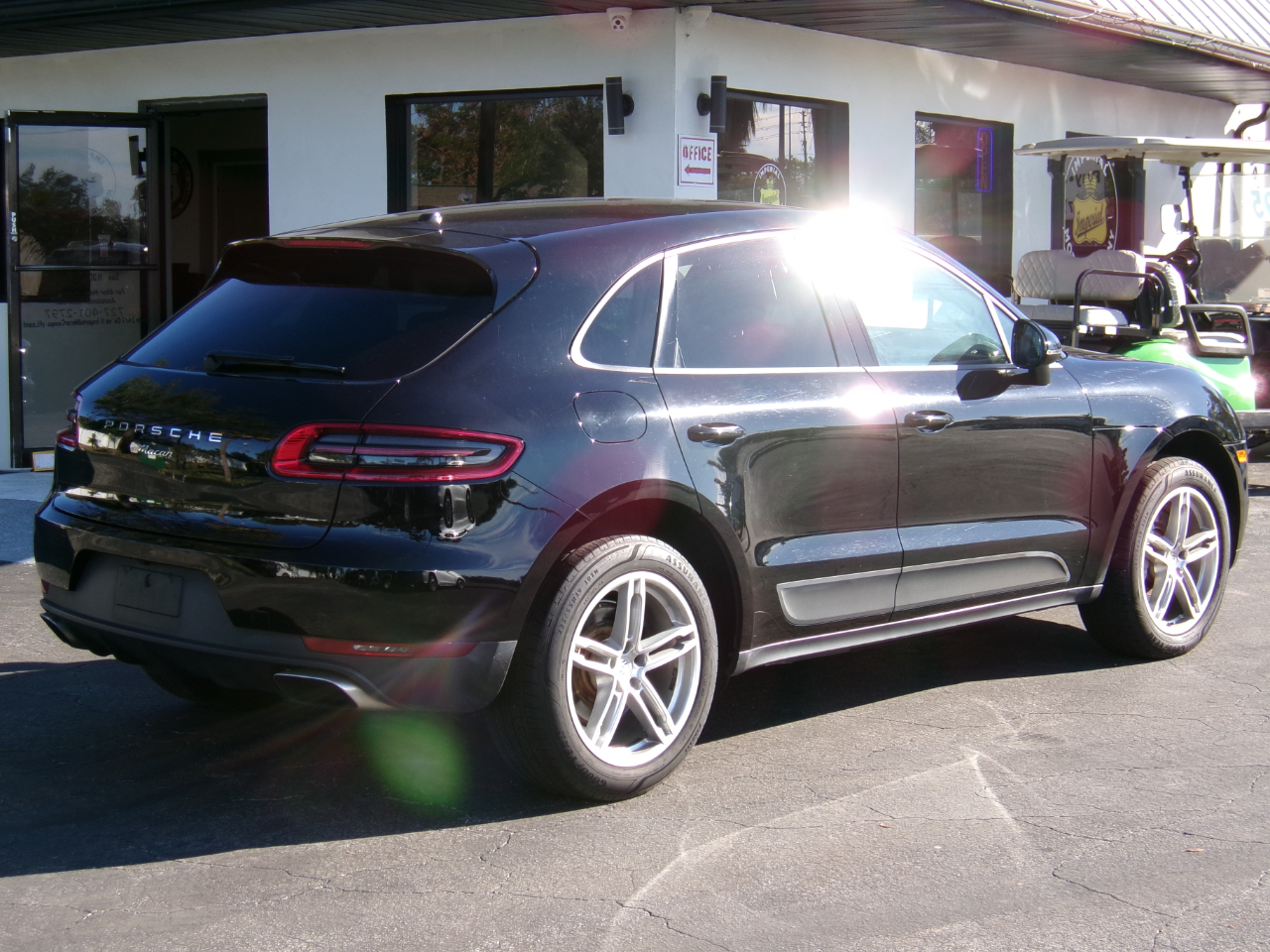 Porsche Macan Base 4D SAV 2017