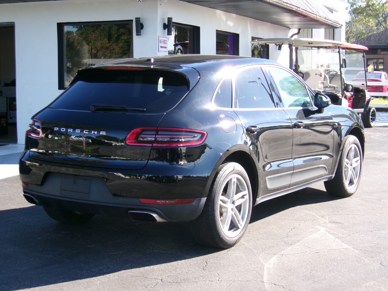 Porsche Macan Base 4D SAV 2017