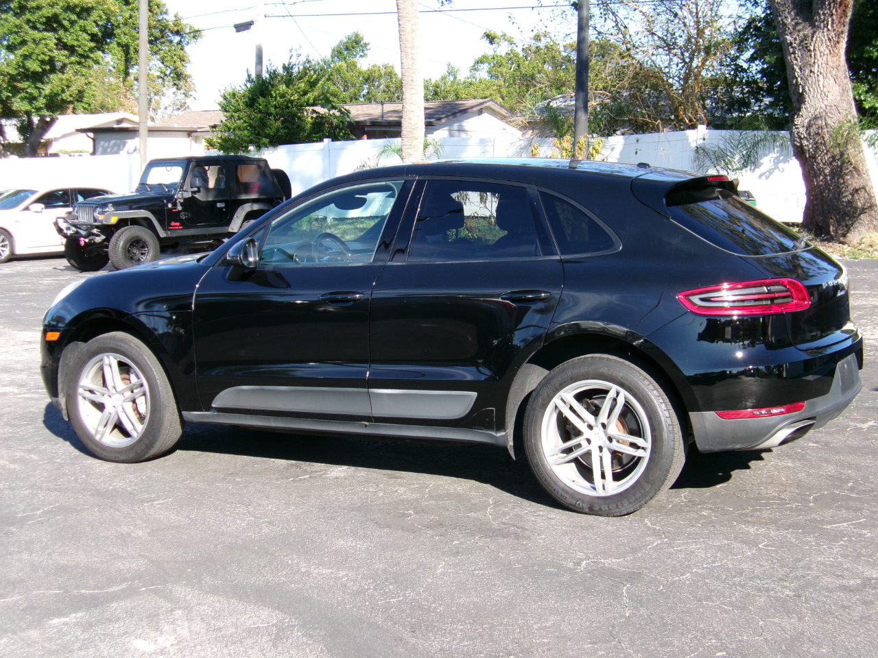 Porsche Macan Base 4D SAV 2017