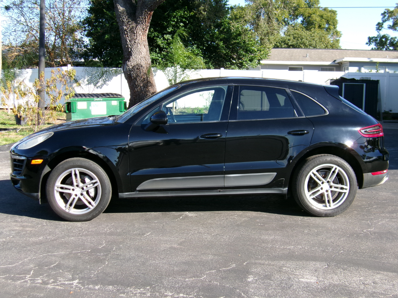 Porsche Macan Base 4D SAV 2017