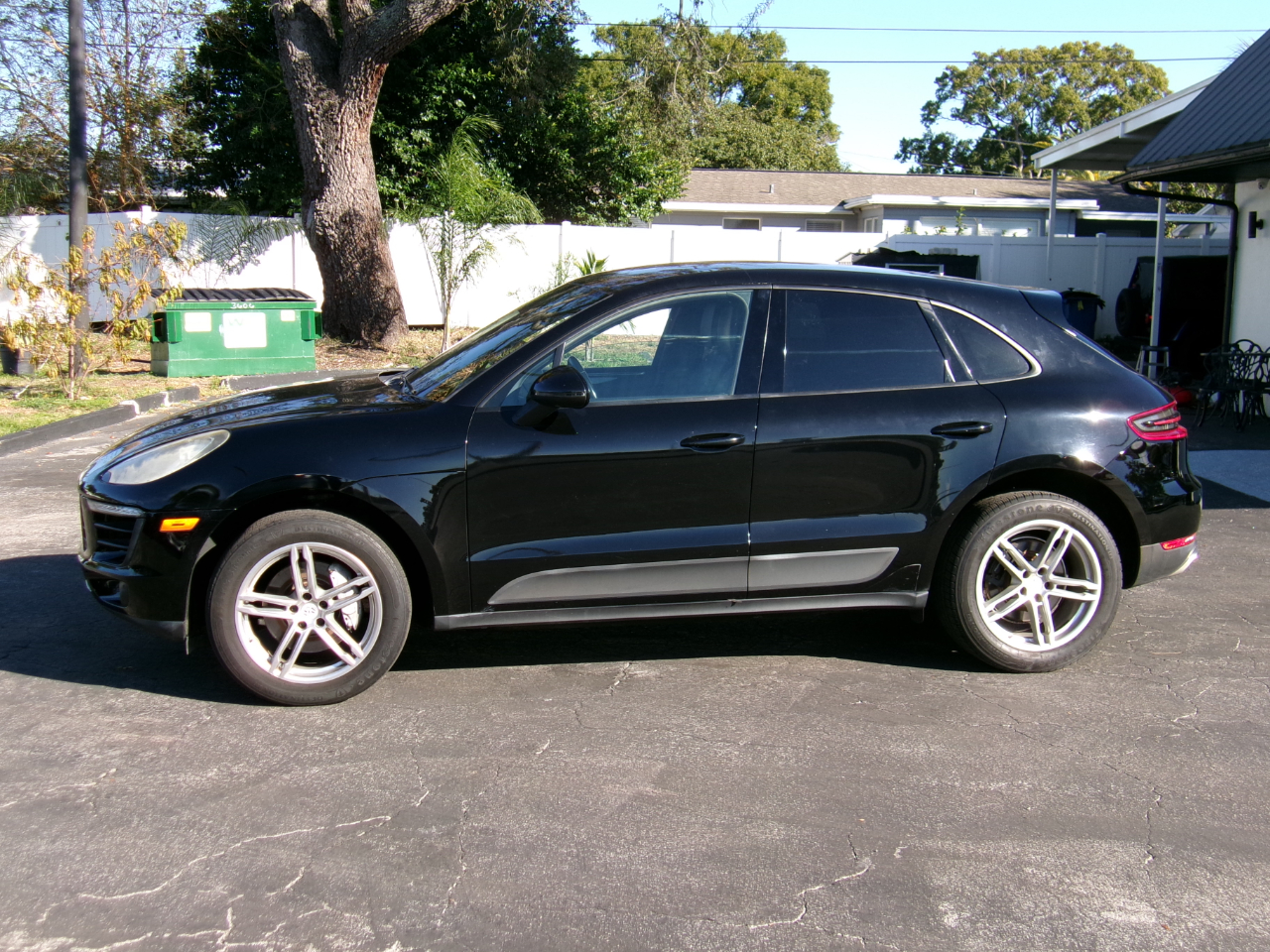 Porsche Macan Base 4D SAV 2017