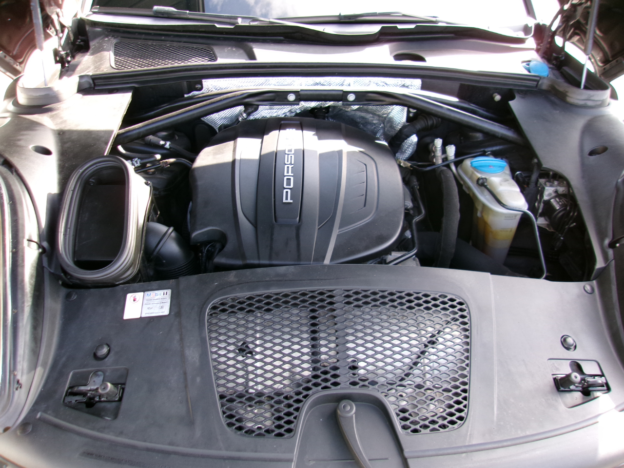 Porsche Macan Base 4D SAV 2017