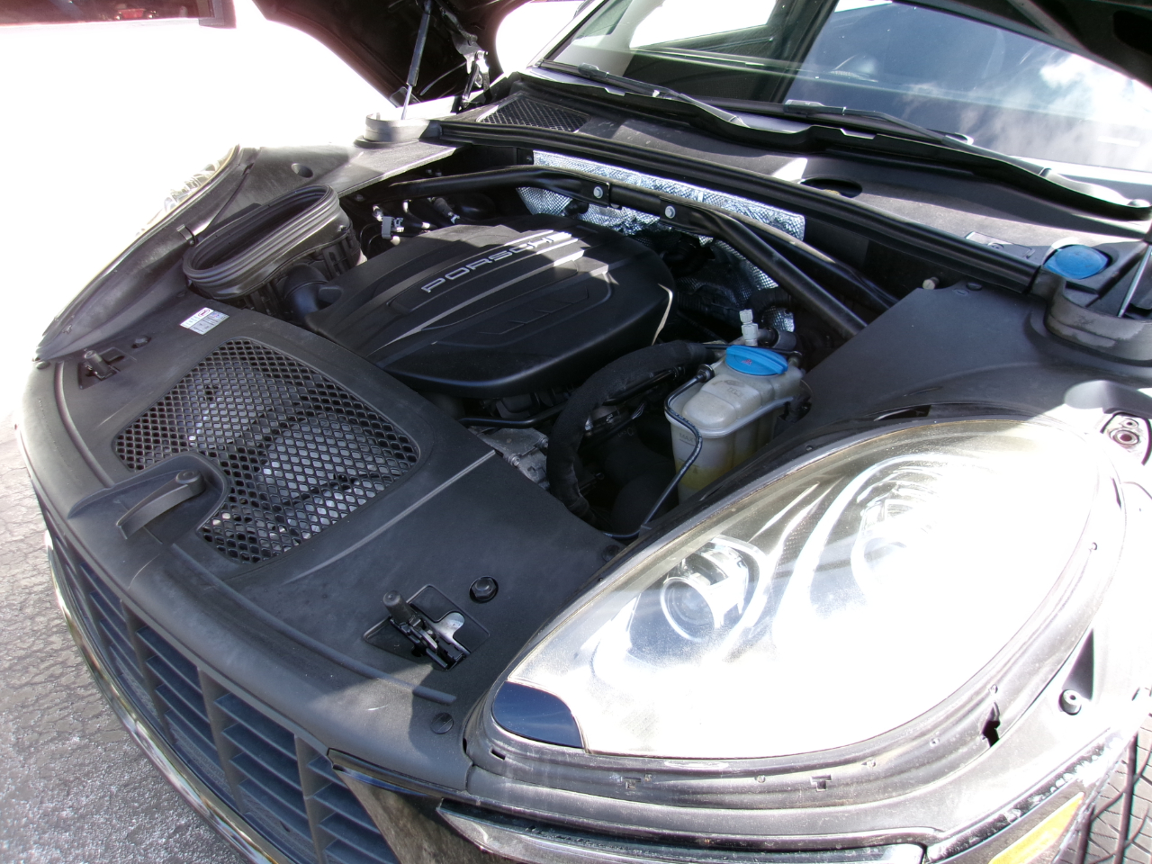 Porsche Macan Base 4D SAV 2017