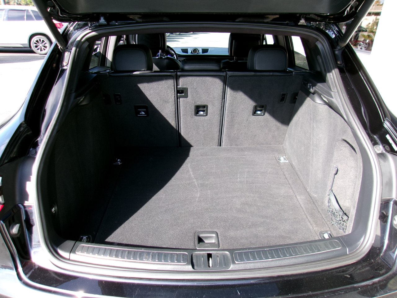 Porsche Macan Base 4D SAV 2017