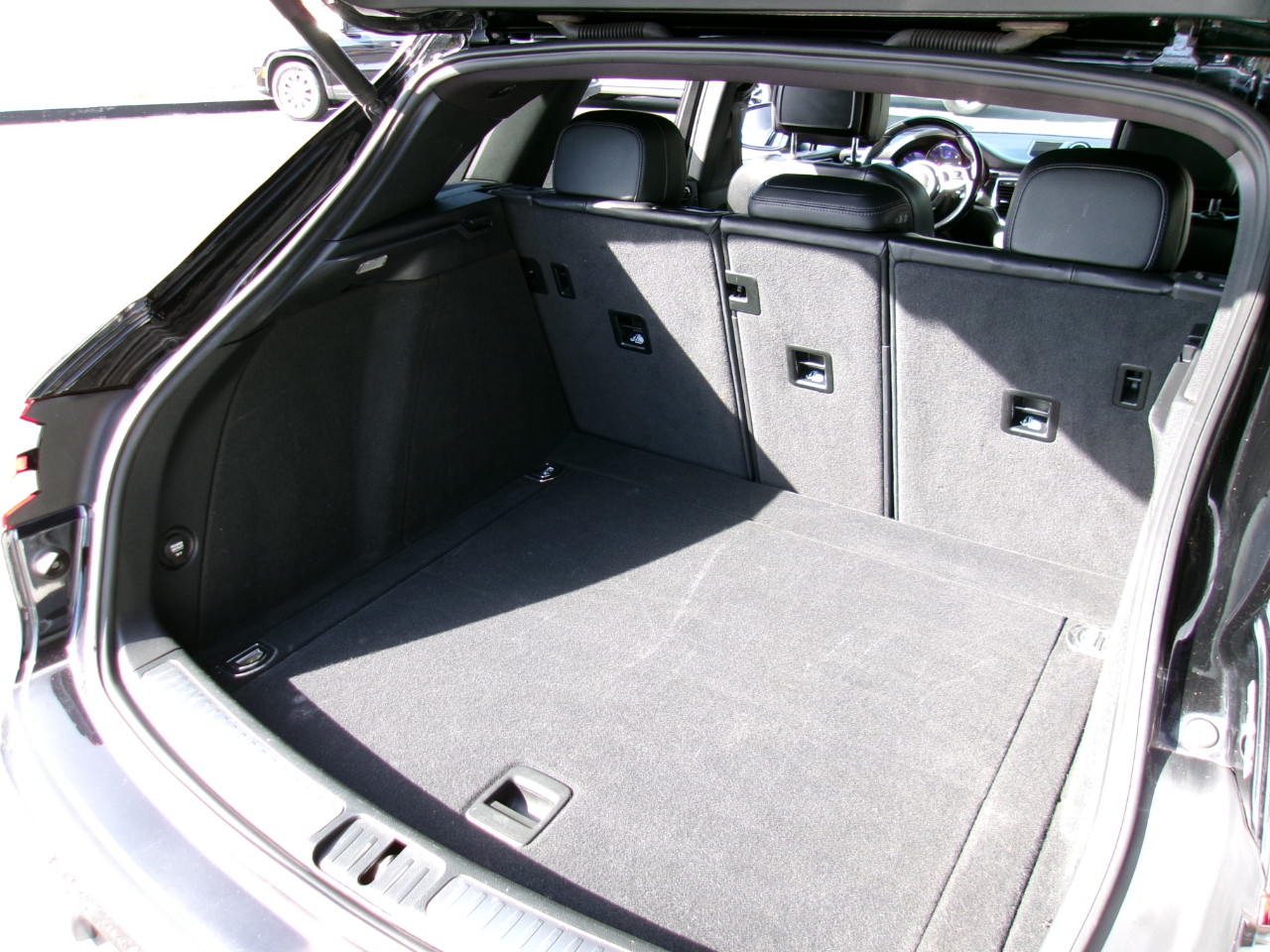 Porsche Macan Base 4D SAV 2017