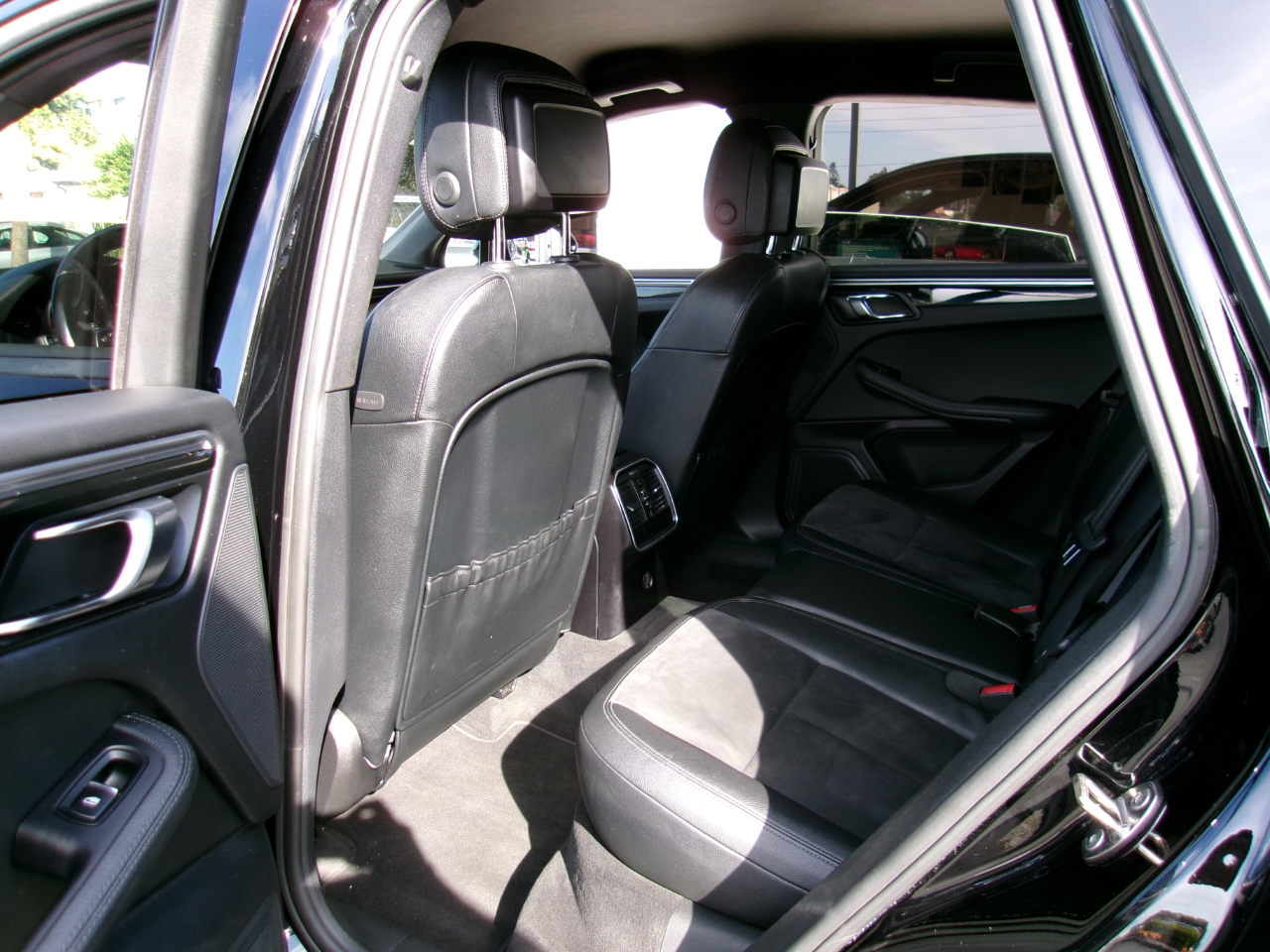 Porsche Macan Base 4D SAV 2017