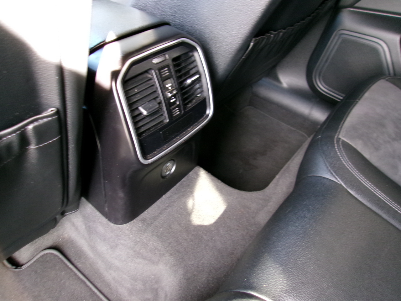 Porsche Macan Base 4D SAV 2017