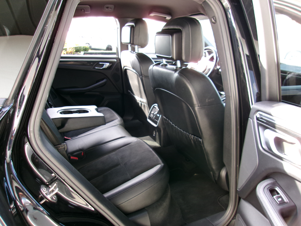 Porsche Macan Base 4D SAV 2017