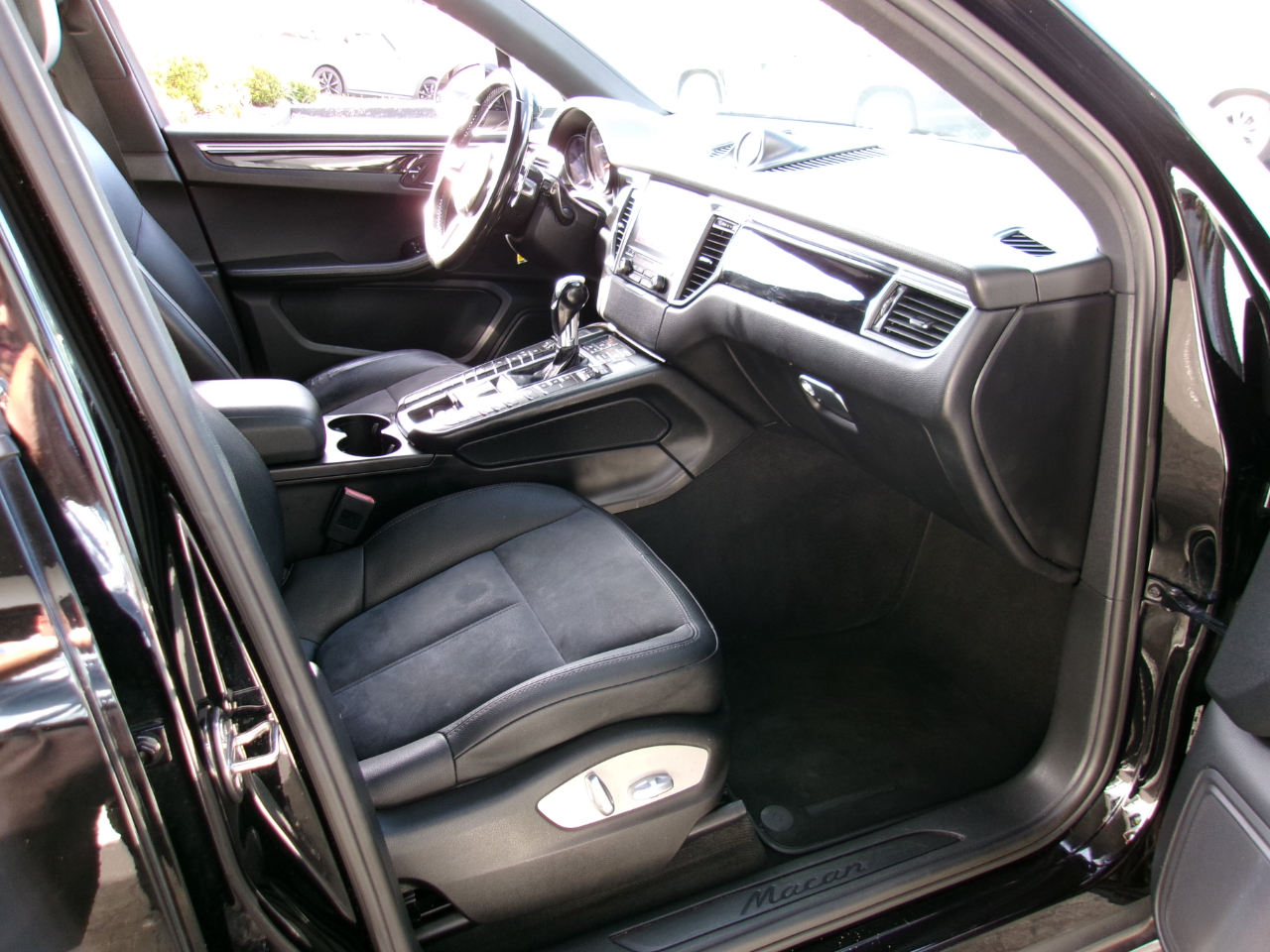 Porsche Macan Base 4D SAV 2017