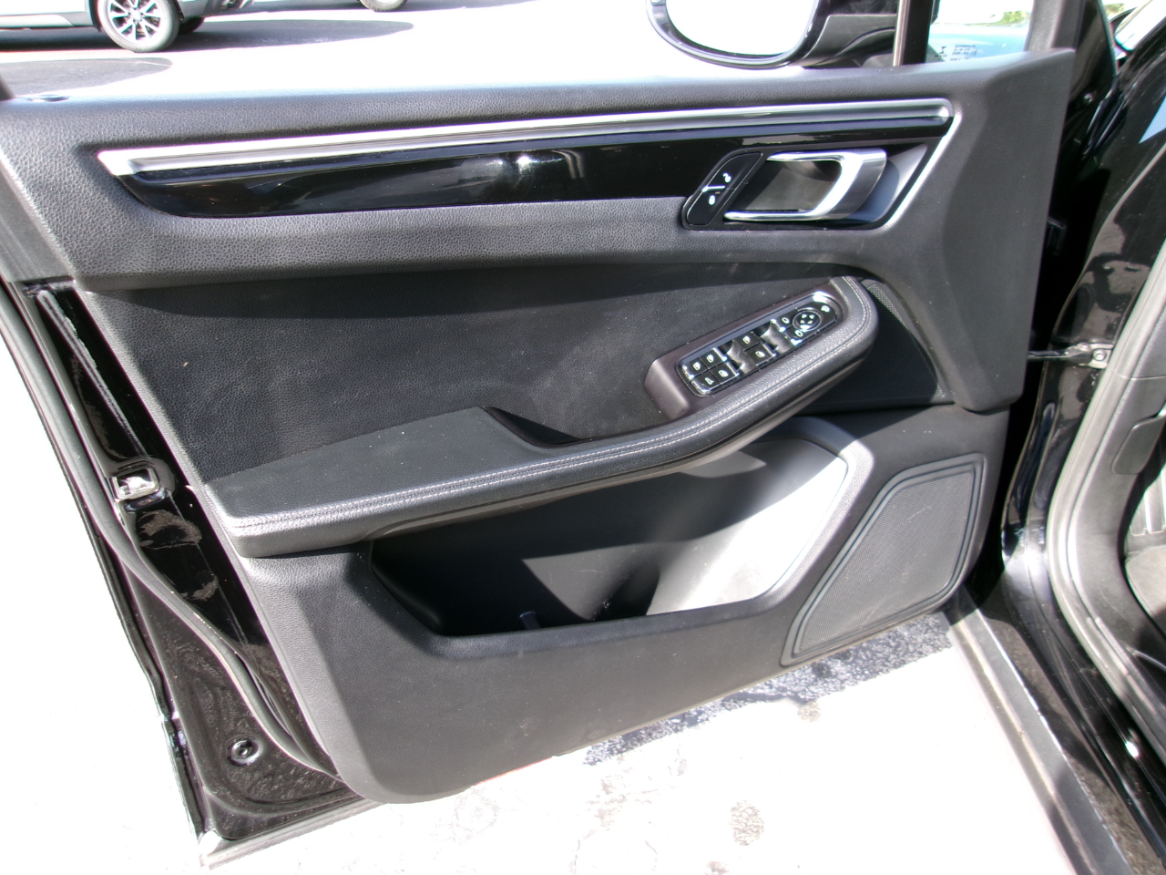 Porsche Macan Base 4D SAV 2017