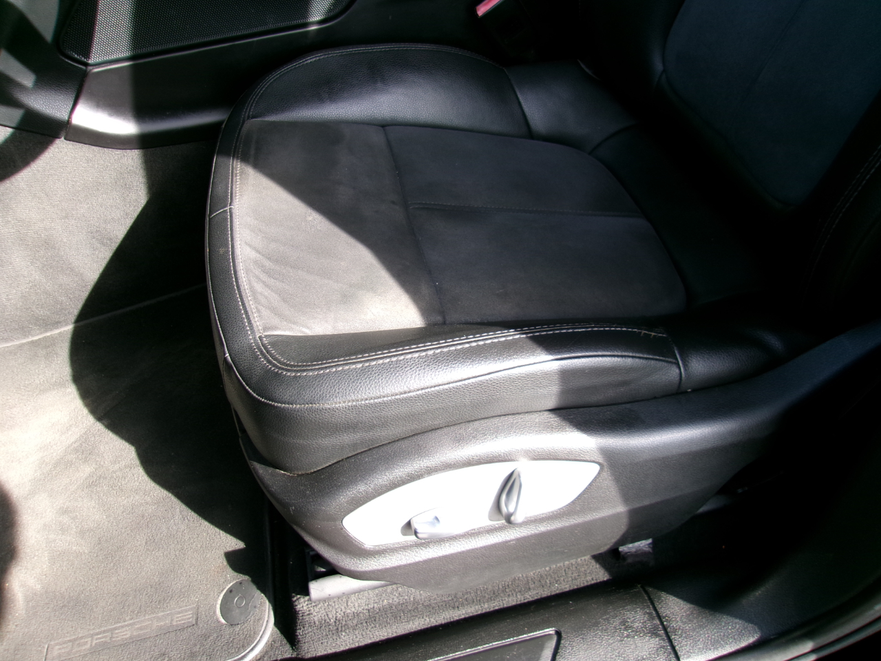 Porsche Macan Base 4D SAV 2017