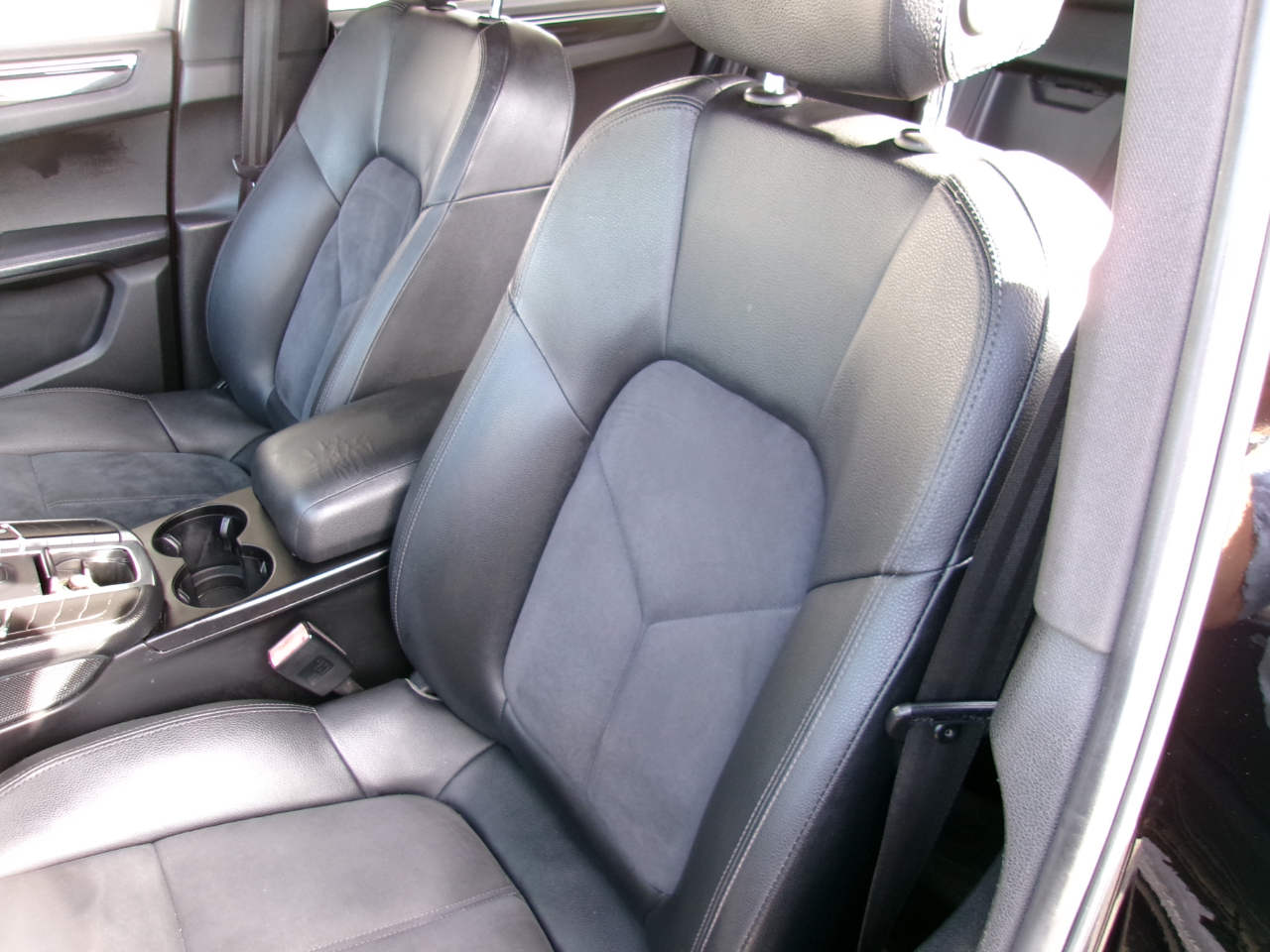 Porsche Macan Base 4D SAV 2017