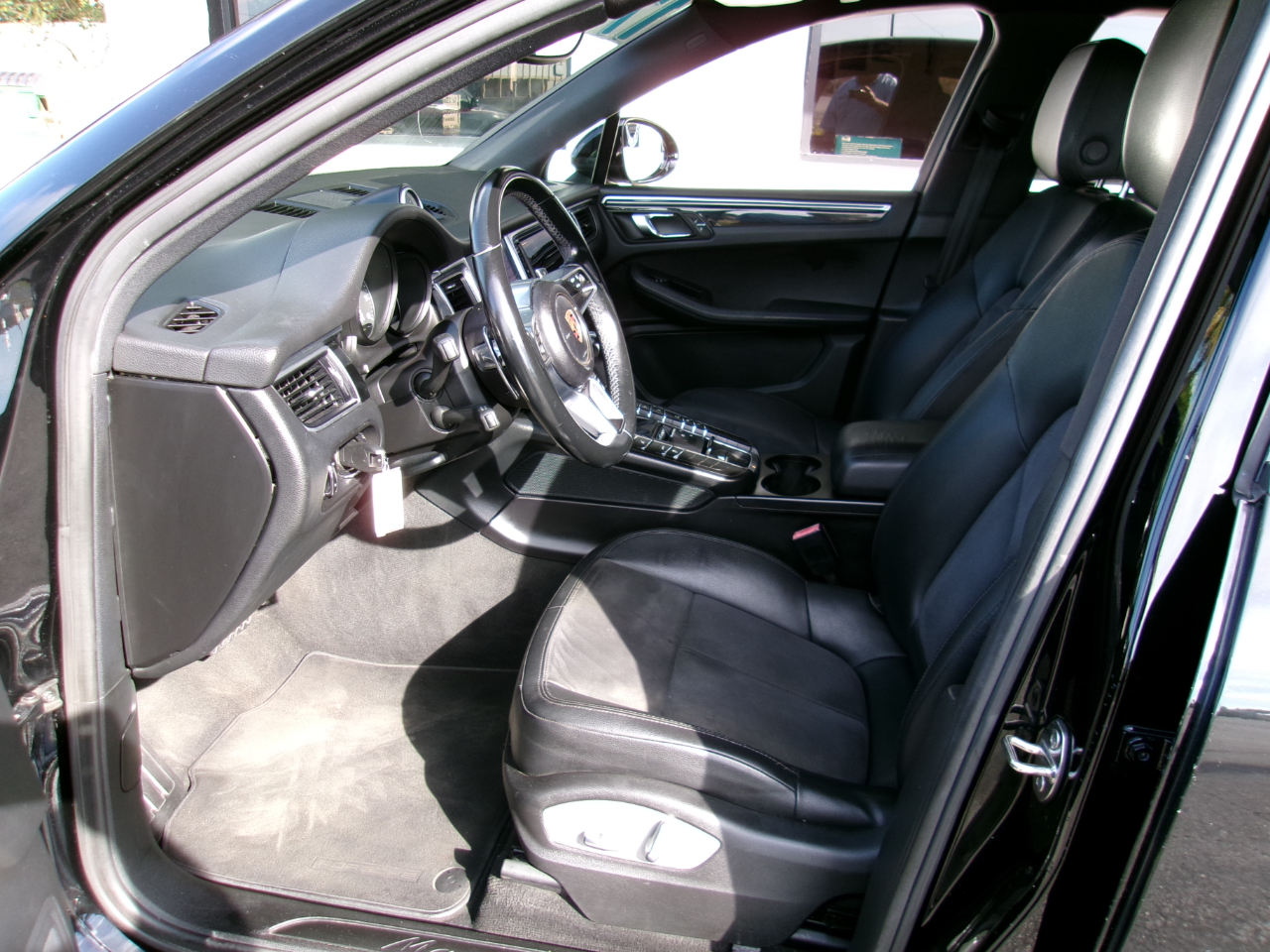 Porsche Macan Base 4D SAV 2017