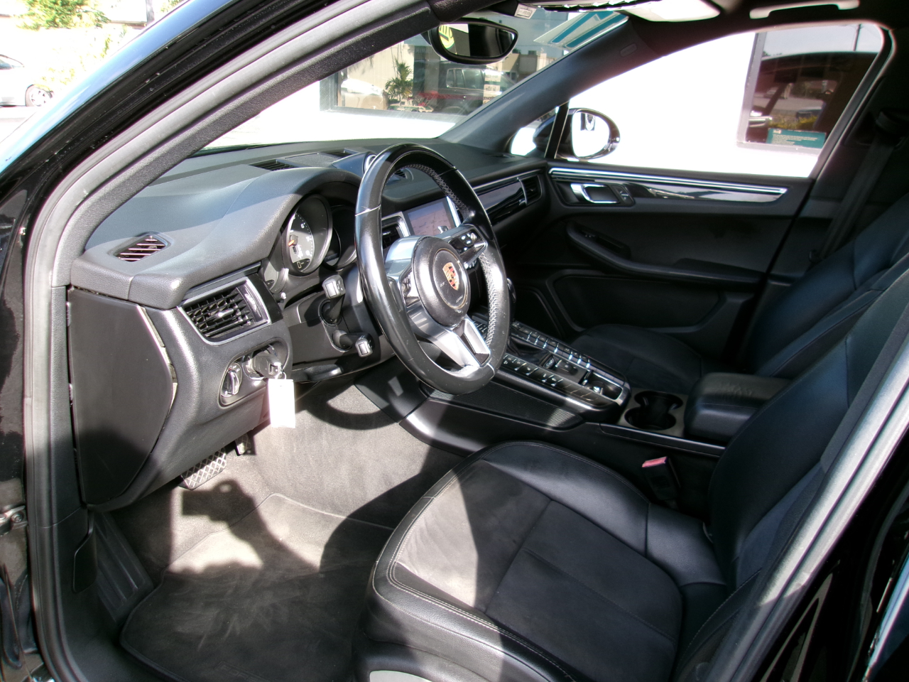 Porsche Macan Base 4D SAV 2017