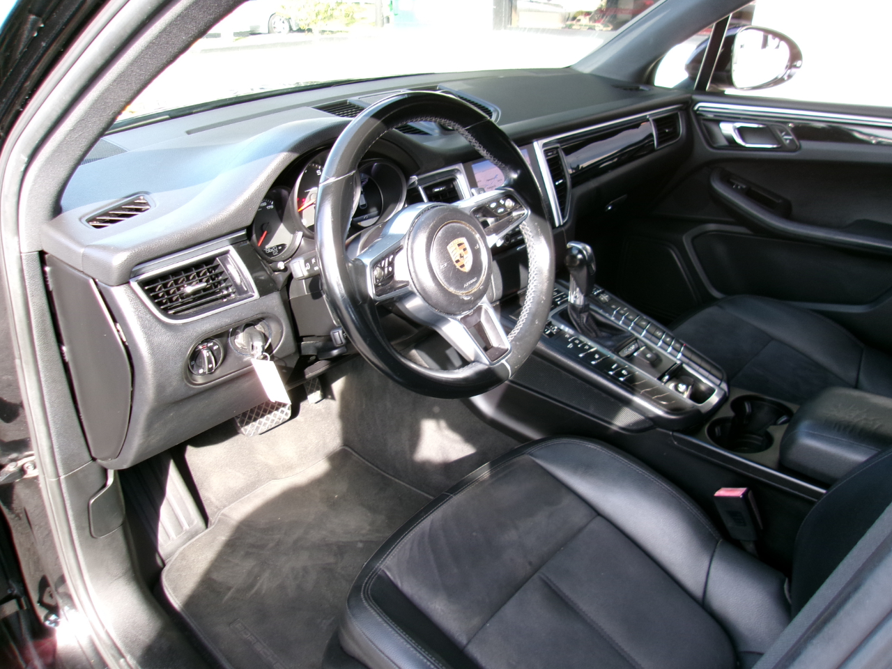 Porsche Macan Base 4D SAV 2017