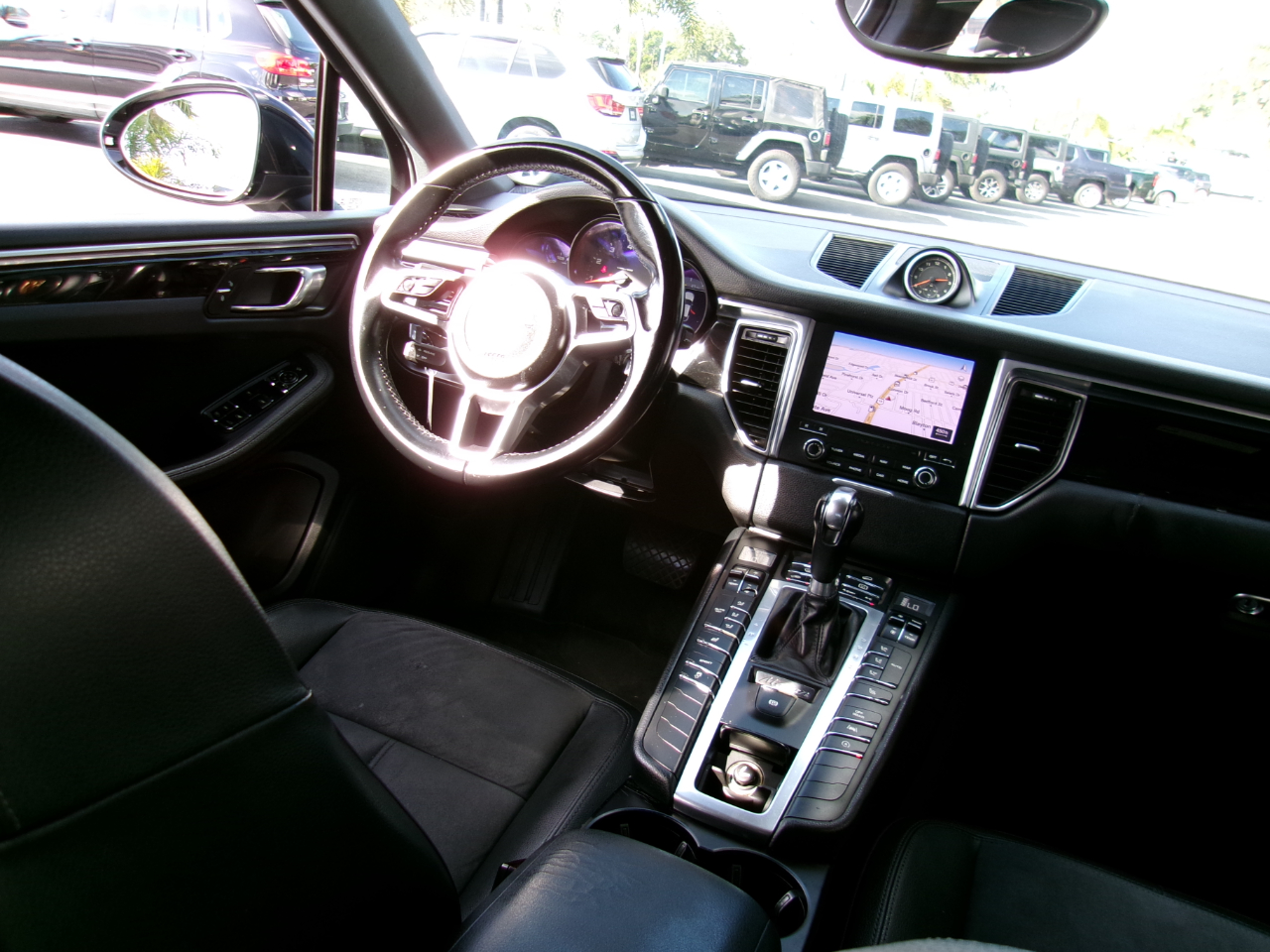 Porsche Macan Base 4D SAV 2017