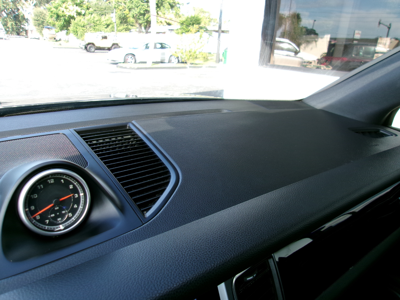 Porsche Macan Base 4D SAV 2017