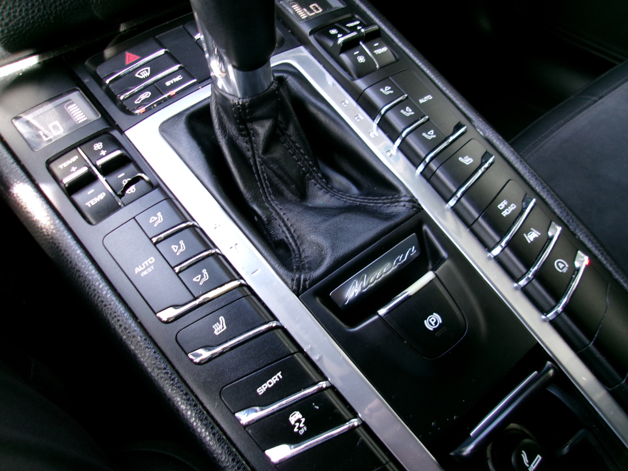 Porsche Macan Base 4D SAV 2017